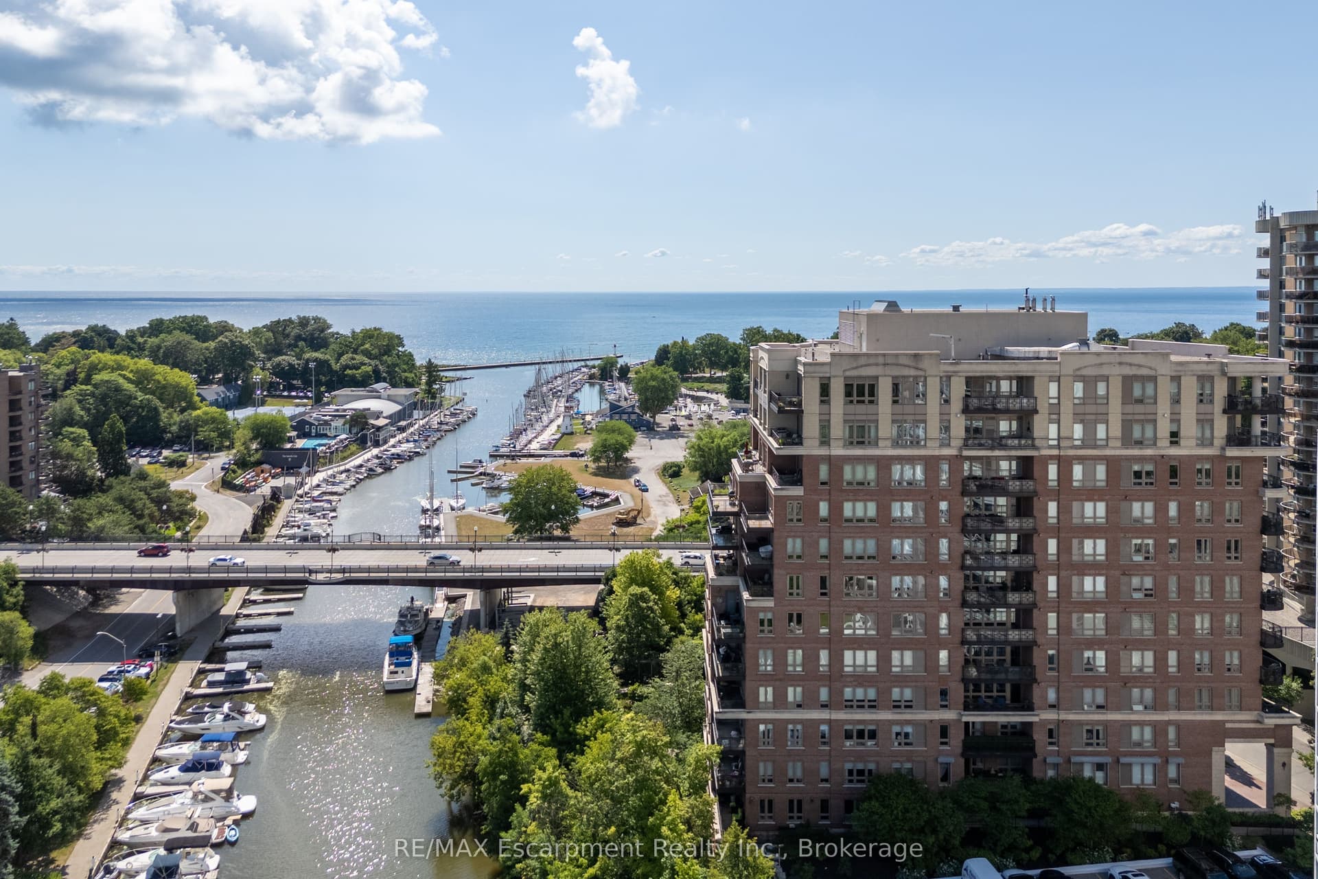 Forsythe Street 806, Oakville, ON L6K 3J9