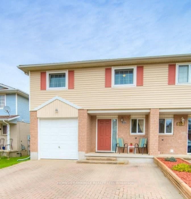 Fairway Crescent, Kitchener, ON N2A 4B5