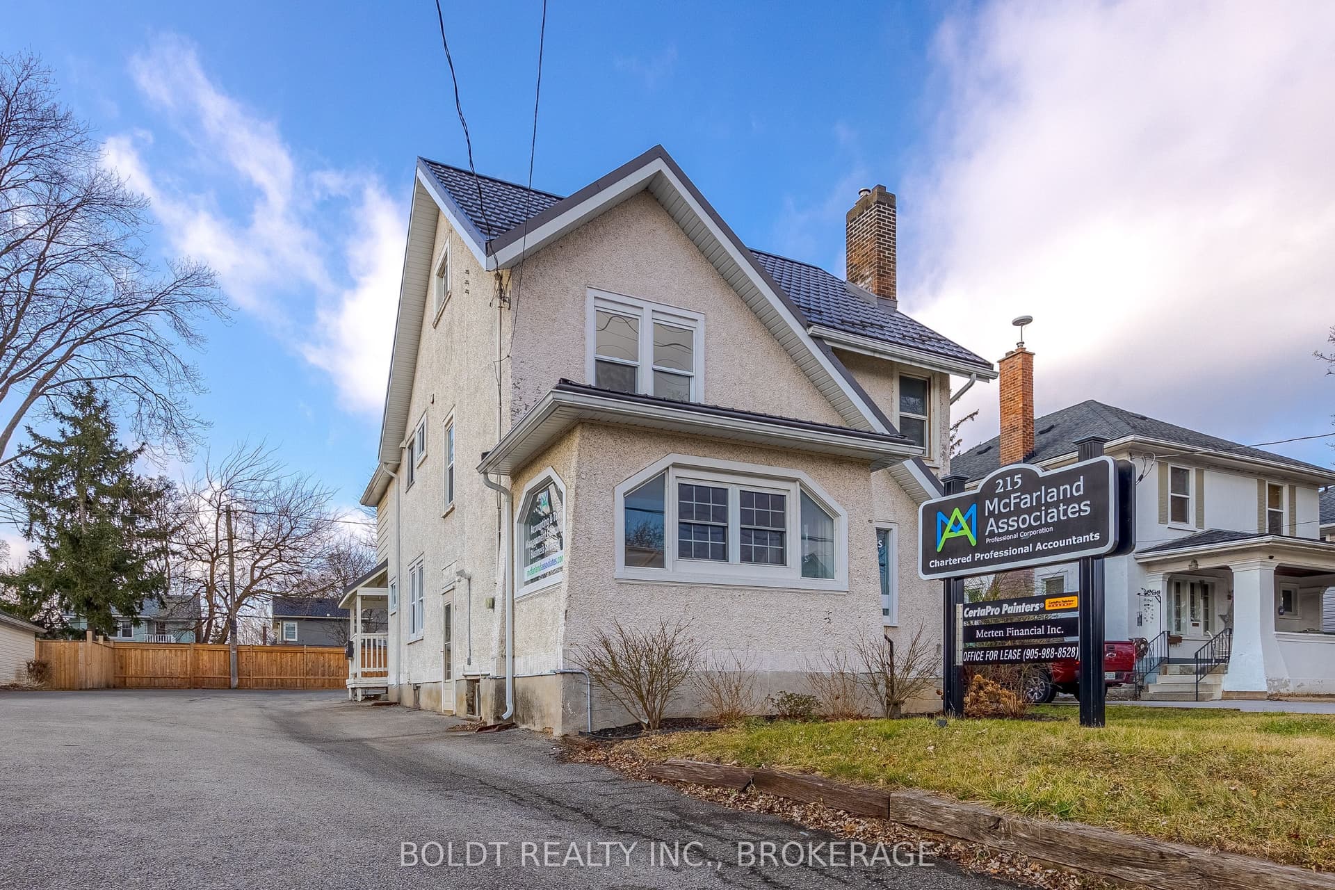 Ontario Street 3A, St. Catharines, ON L2R 5L2