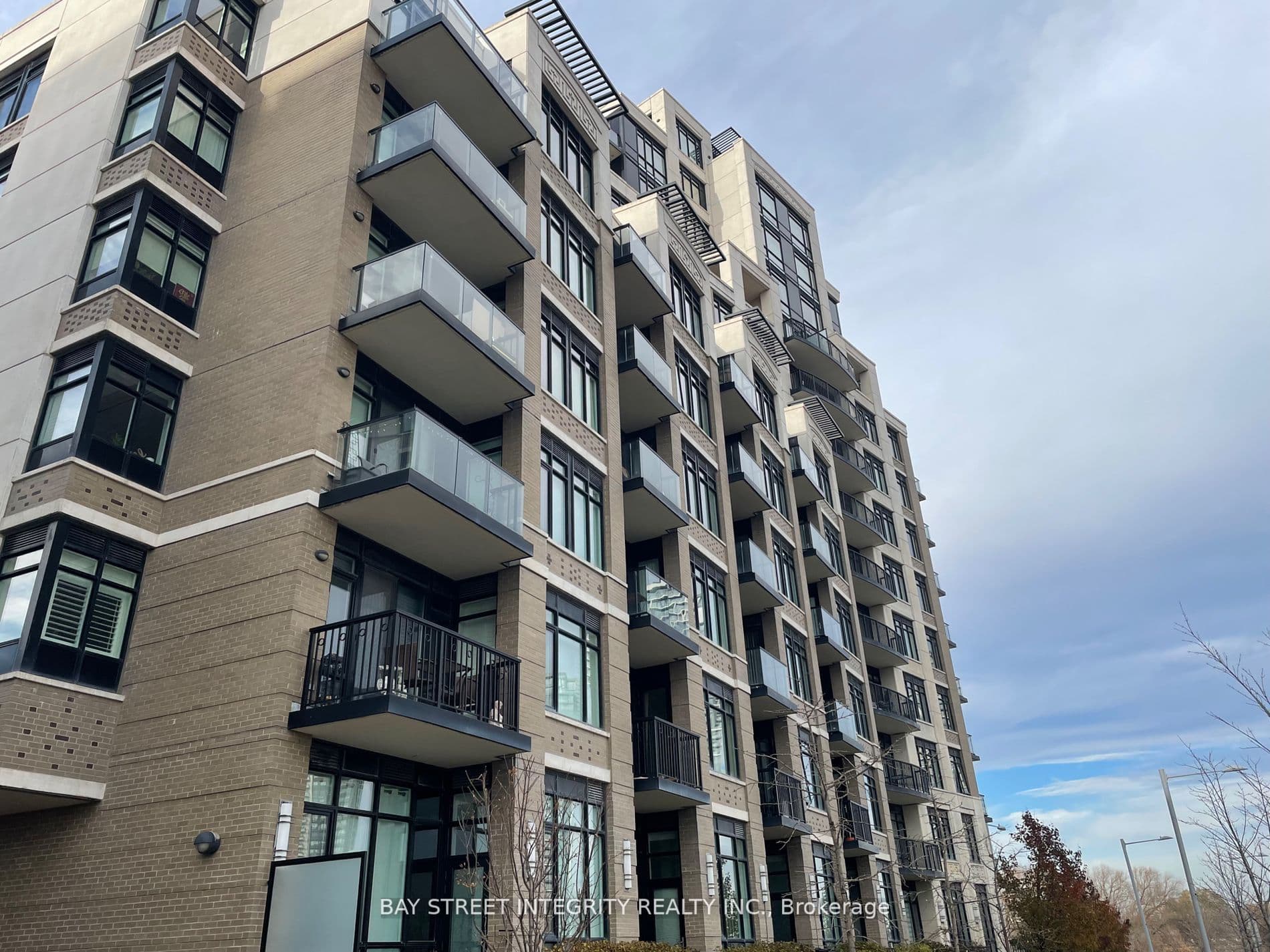Upper Duke Crescent 215, Markham, ON L6G 0E1