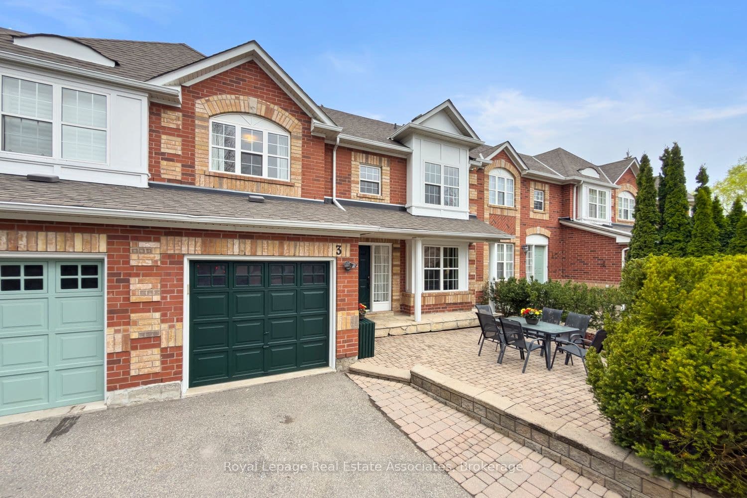 Hillcrest Avenue 3, Mississauga, ON L5B 4L5