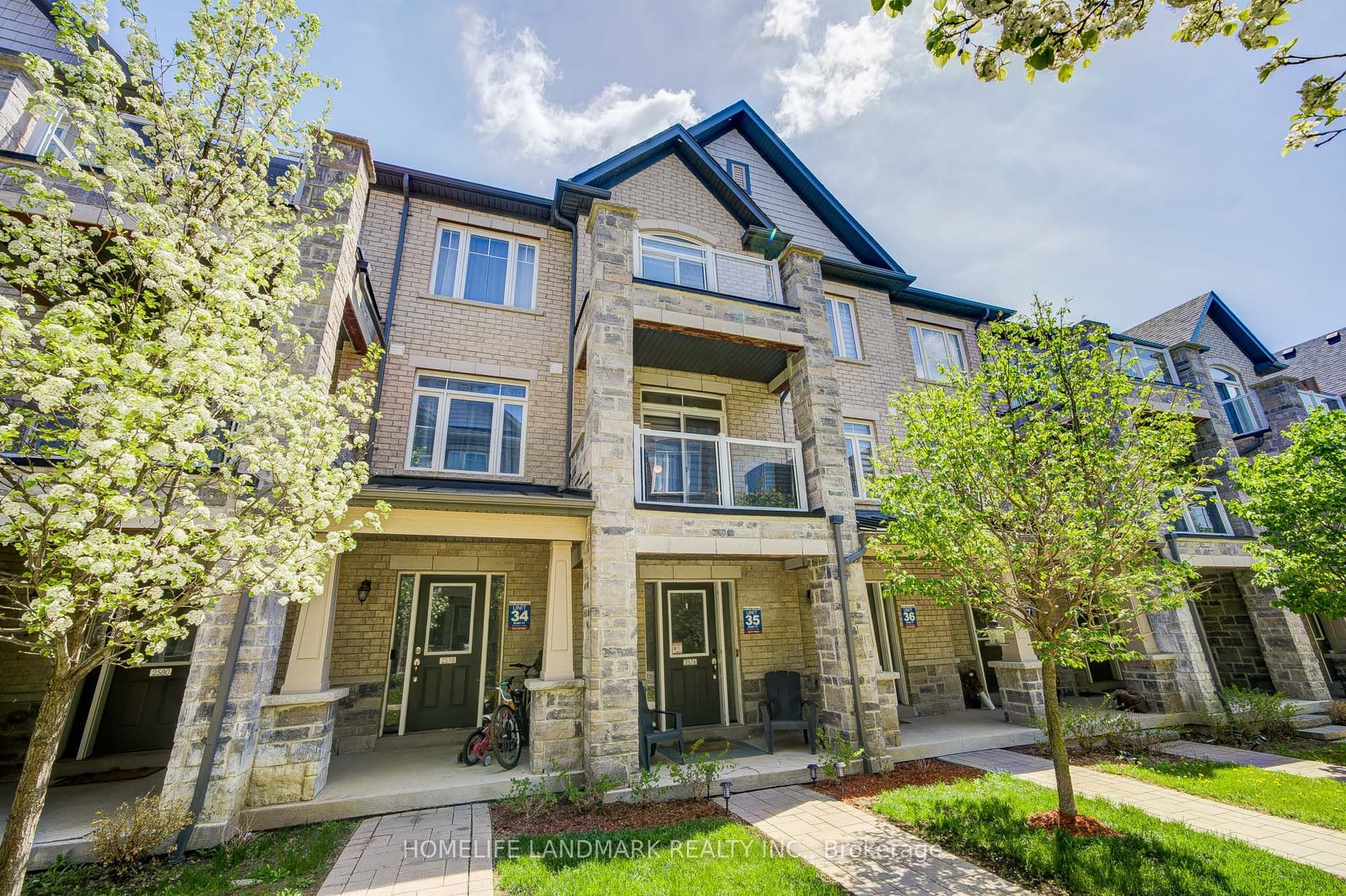 Ladyfern Crossing, Pickering, ON L1X 0E6