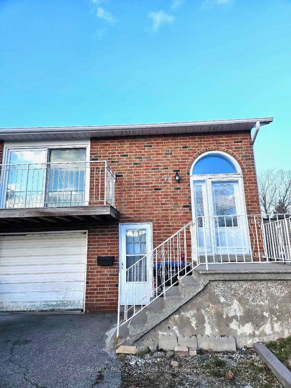 Marchbank Crescent MAIN, Brampton, ON M6S 3B1