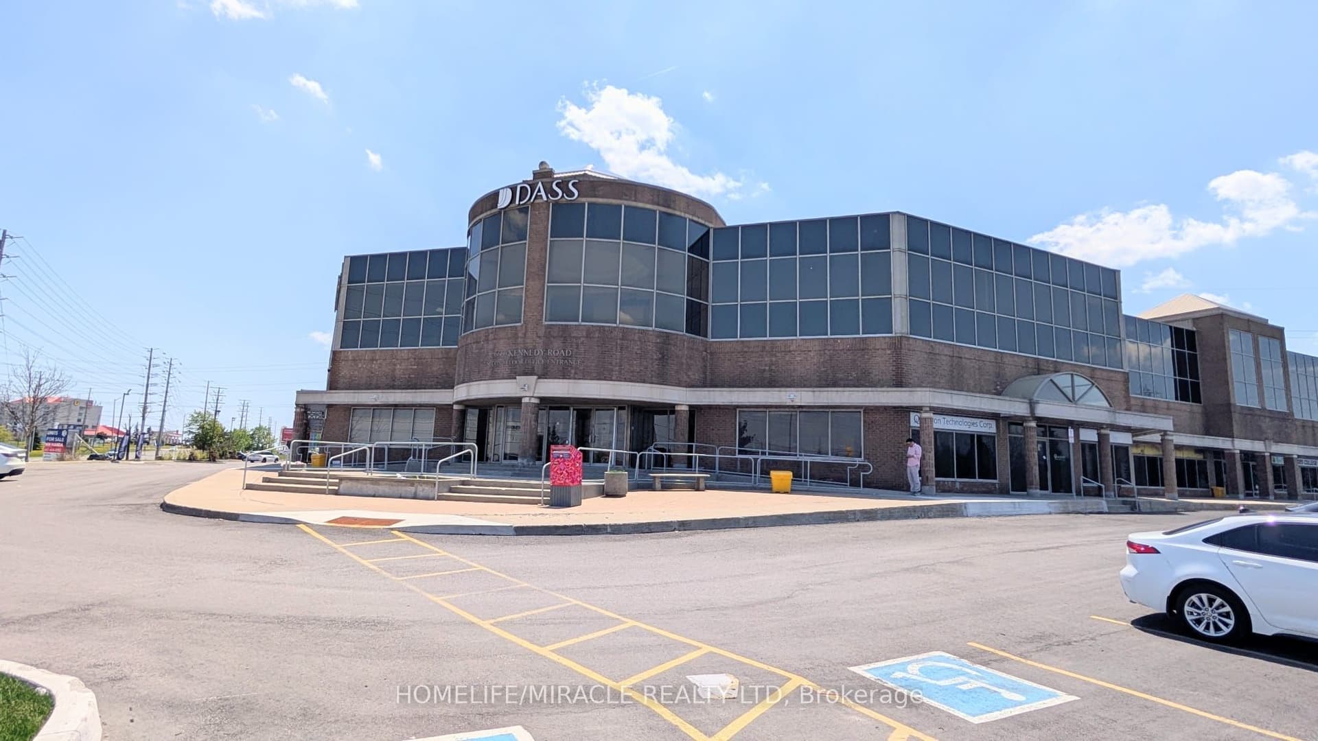 Kennedy Road 203, Mississauga, ON L5T 2M9