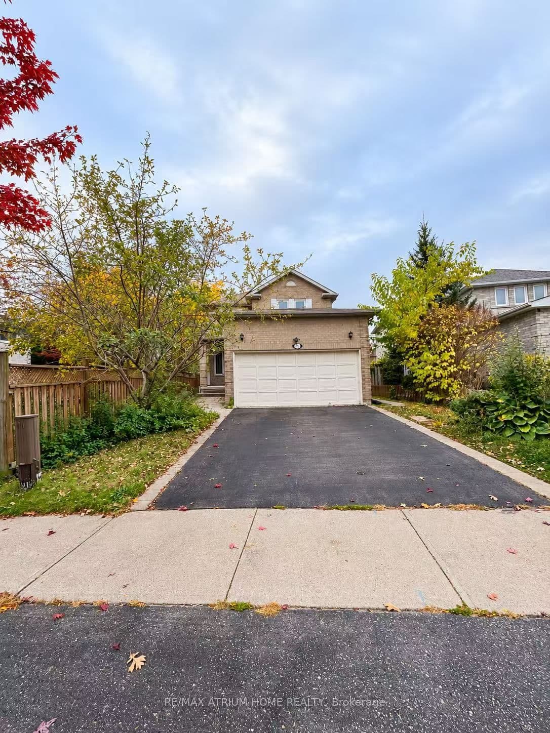 Redondo Drive main/upper, Vaughan, ON L4J 7S5