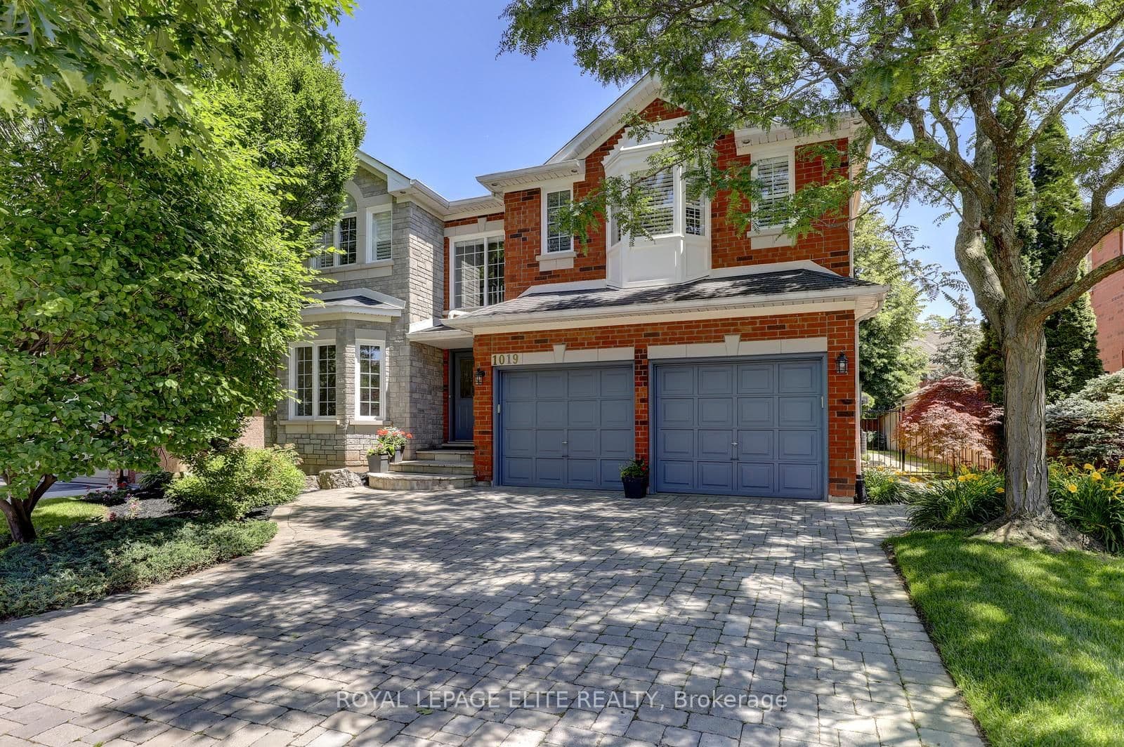 Skyvalley Crescent, Oakville, ON L6M 3L2