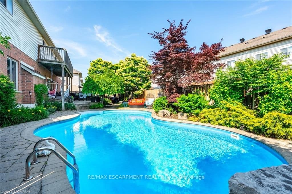 NORLAND Drive, Burlington, ON L7L 7E6