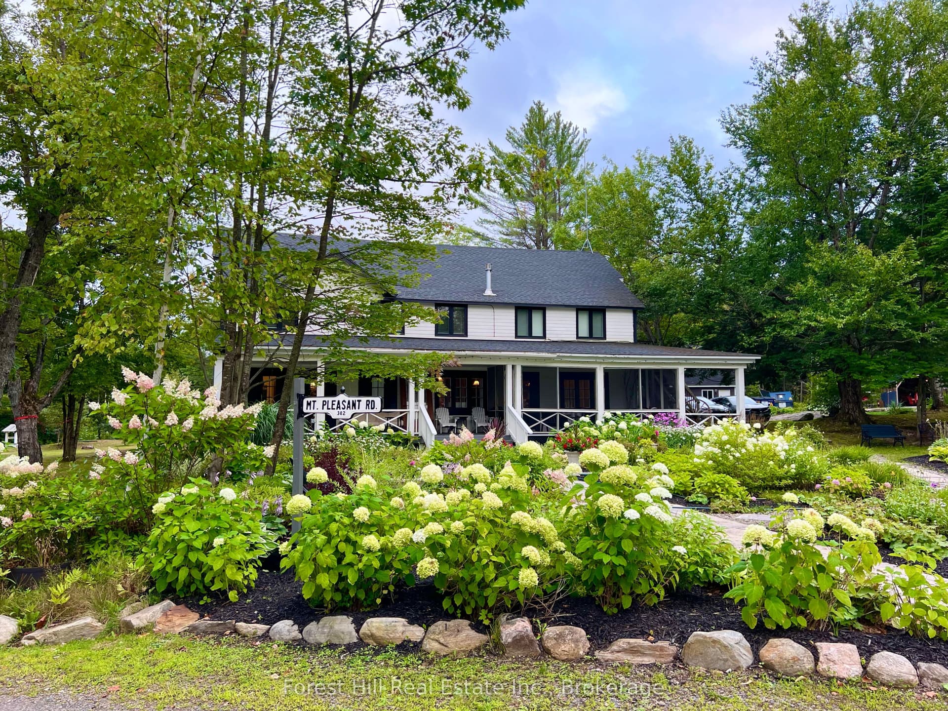 Walker Lake Drive, Lake of Bays, ON P1H 2J6