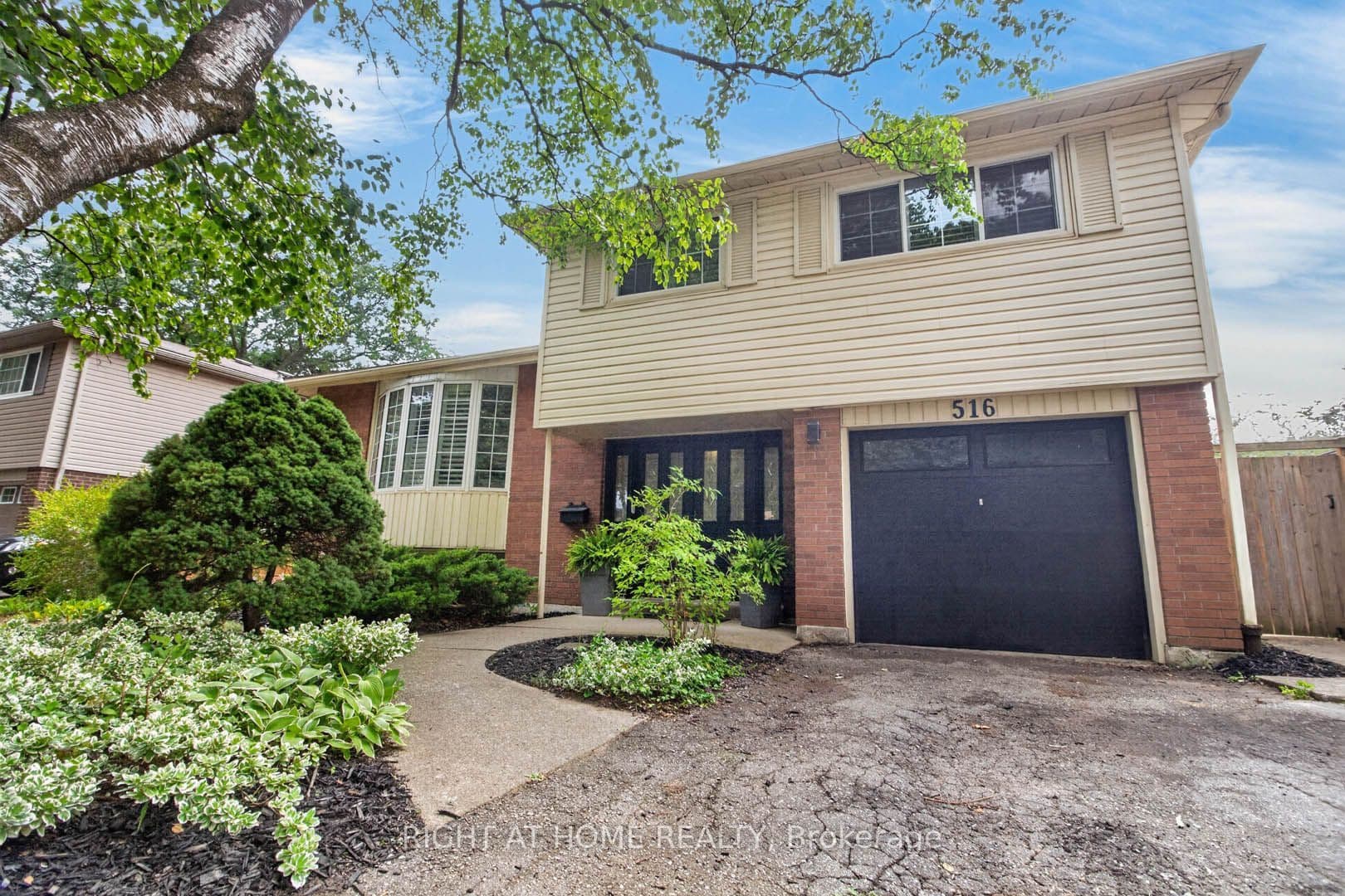 Kenmarr Crescent, Burlington, ON L7L 4R7