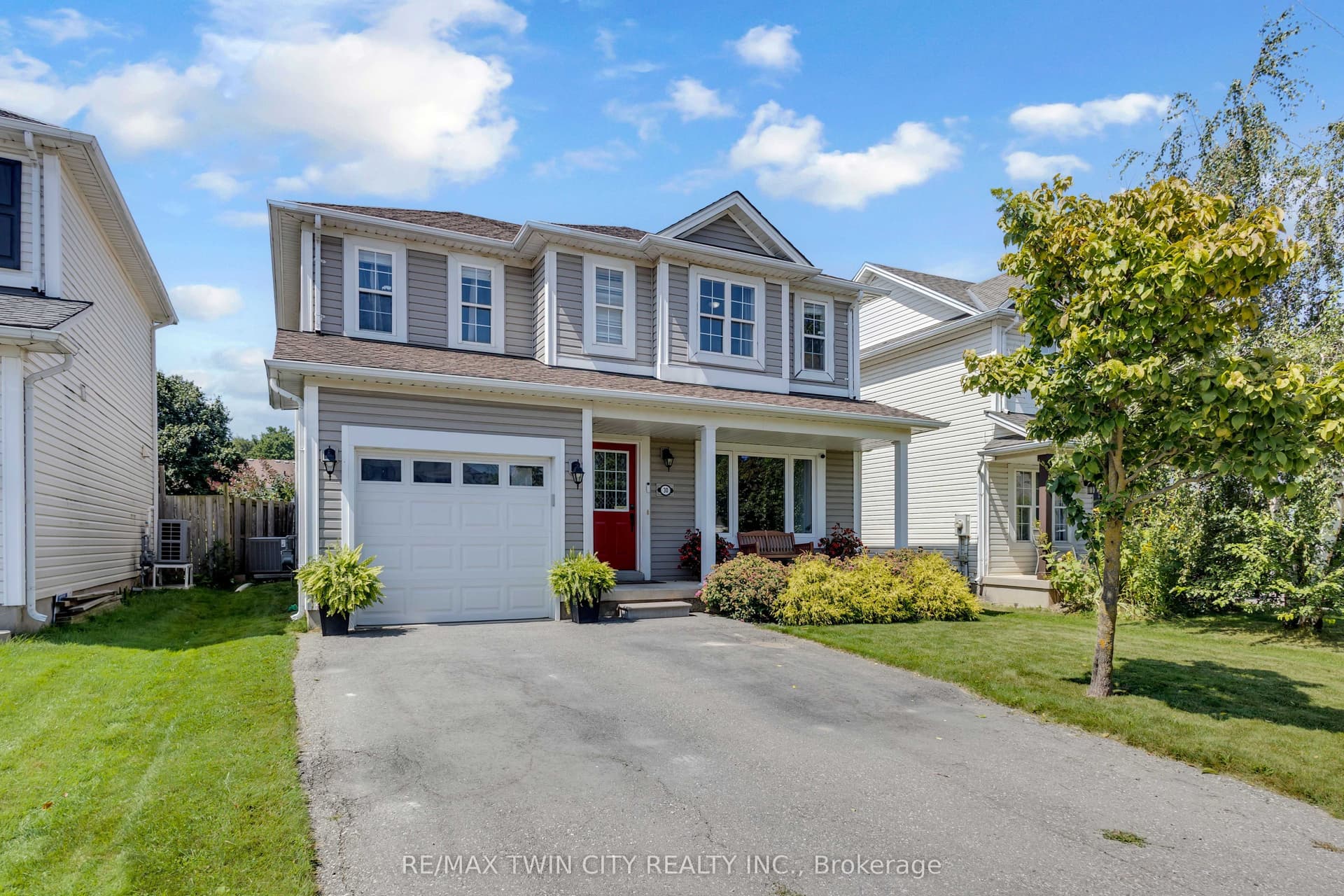 Stowe Terrace, Brantford, ON N3T 6P2