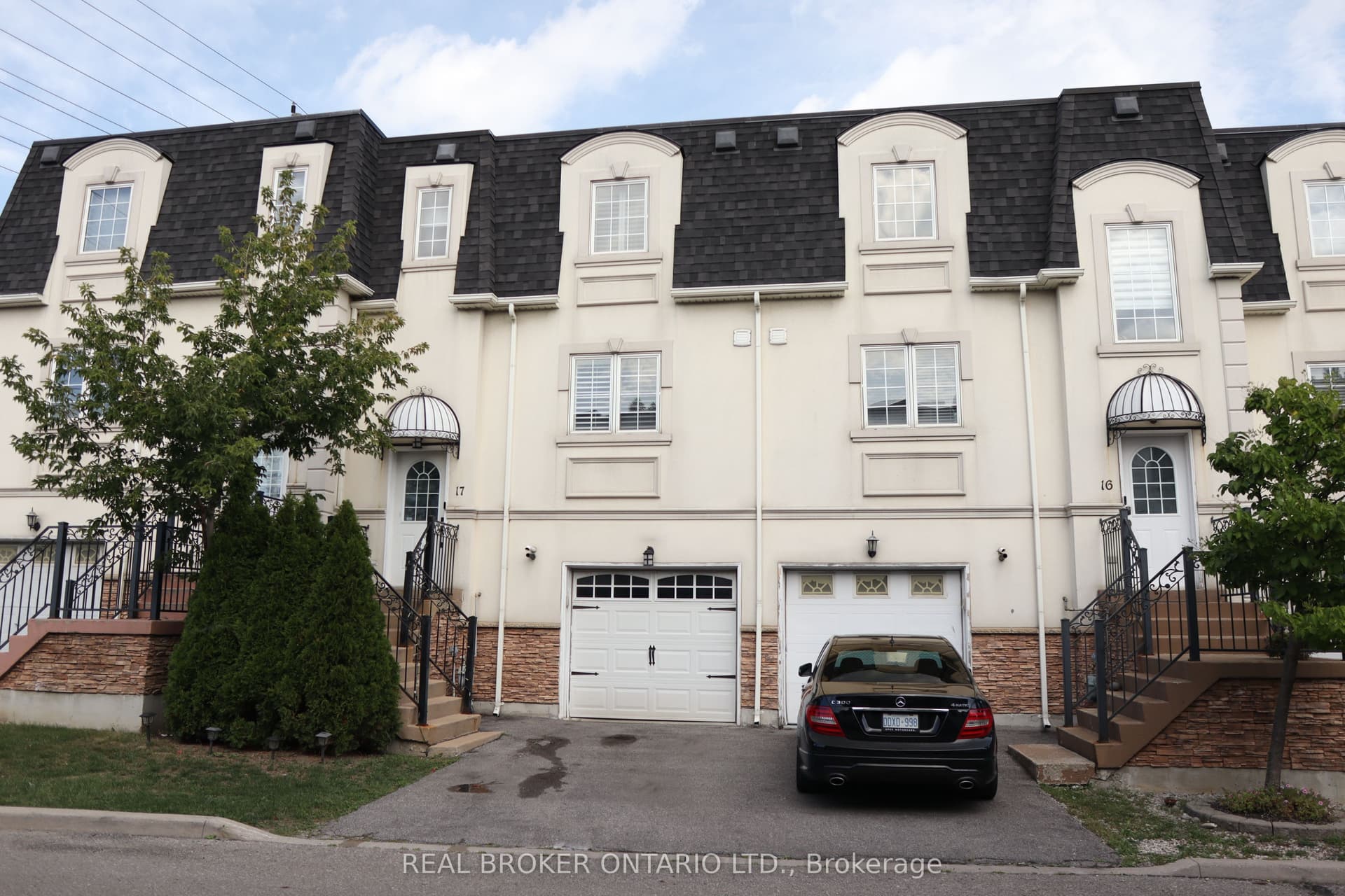 16th Avenue 17, Richmond Hill, ON L4L 0T8