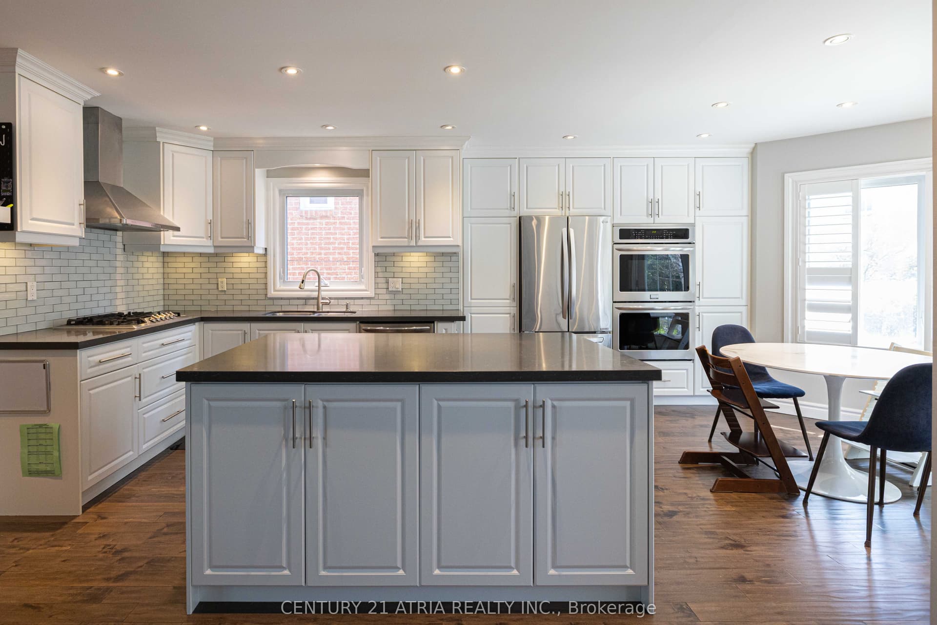 Versailles Court, Richmond Hill, ON L4C 8V6