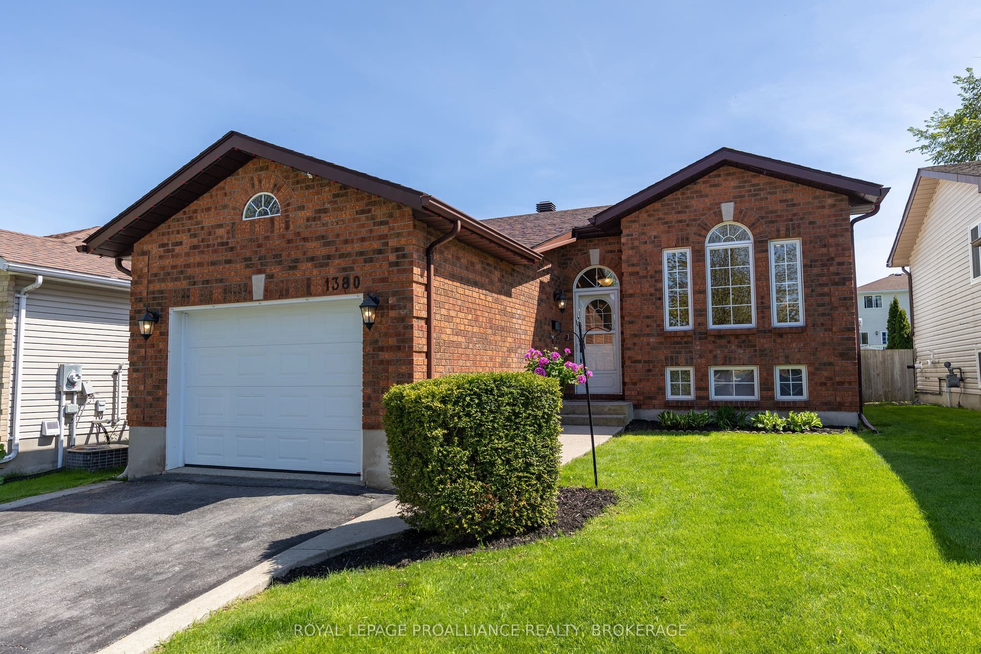 Fisher Crescent, Kingston, ON K7M 8T2