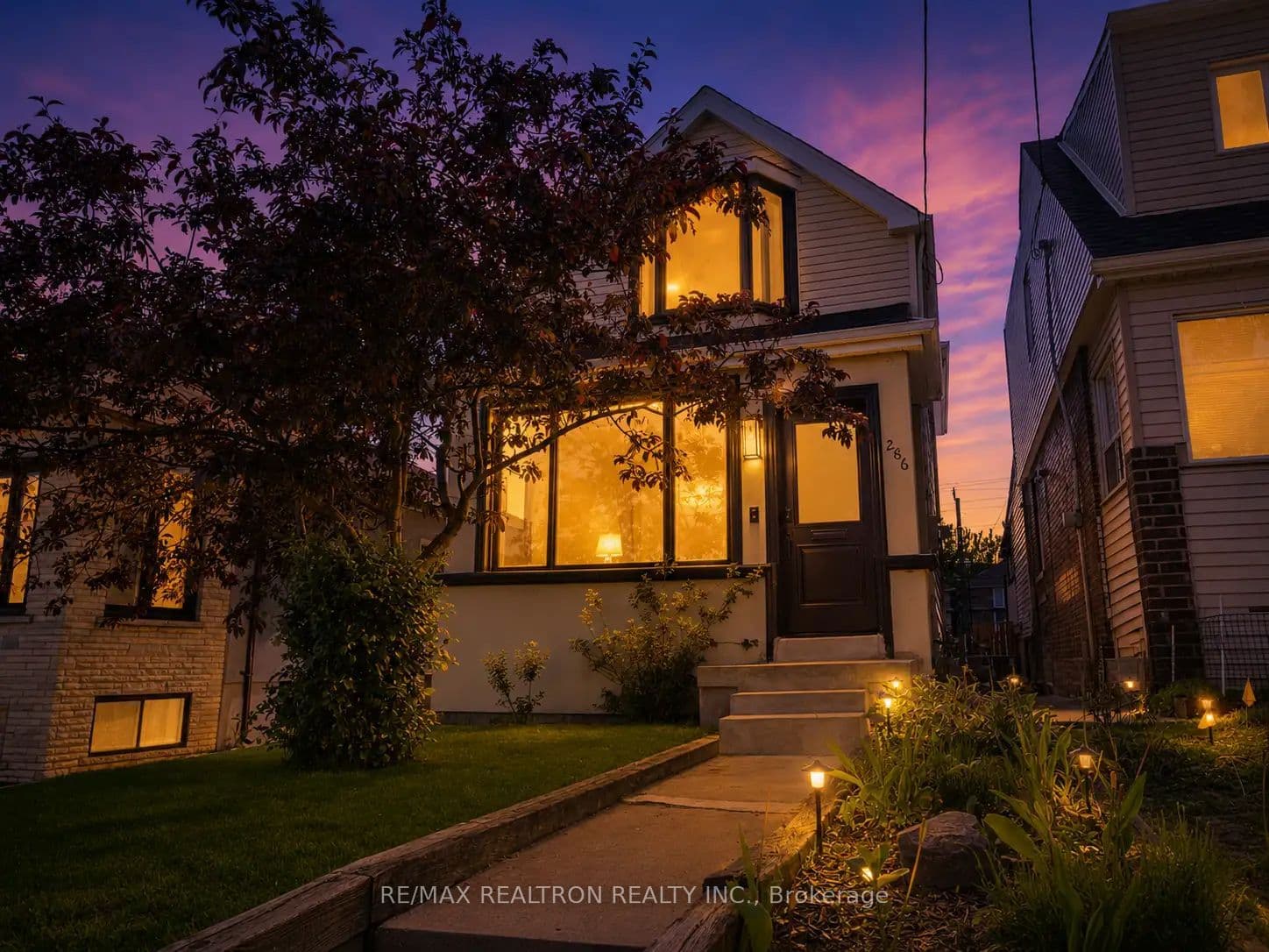 Gilbert Avenue, Toronto W03, ON M6E 4W7
