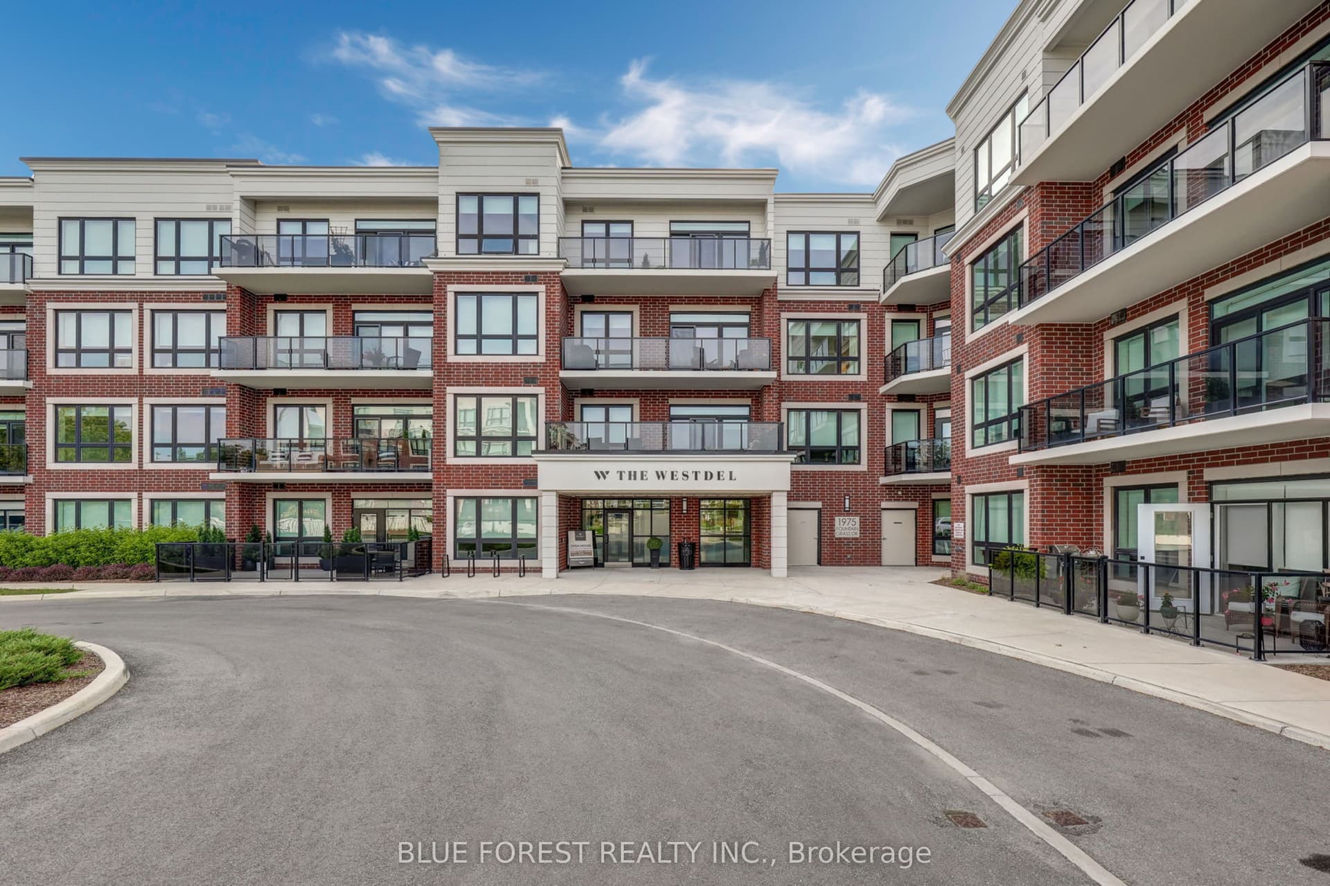 Fountain Grass Drive 105, London South, ON N6K 0M3