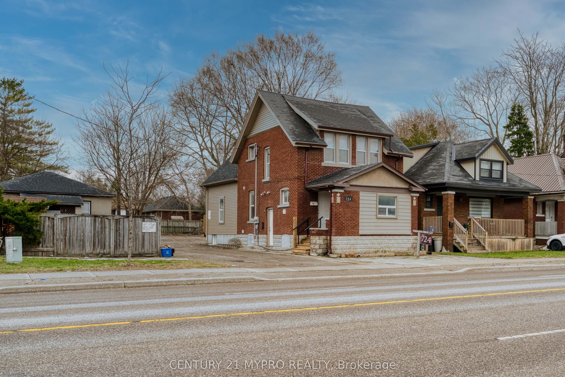 Adelaide Street N Main, London East, ON N5Y 2L5