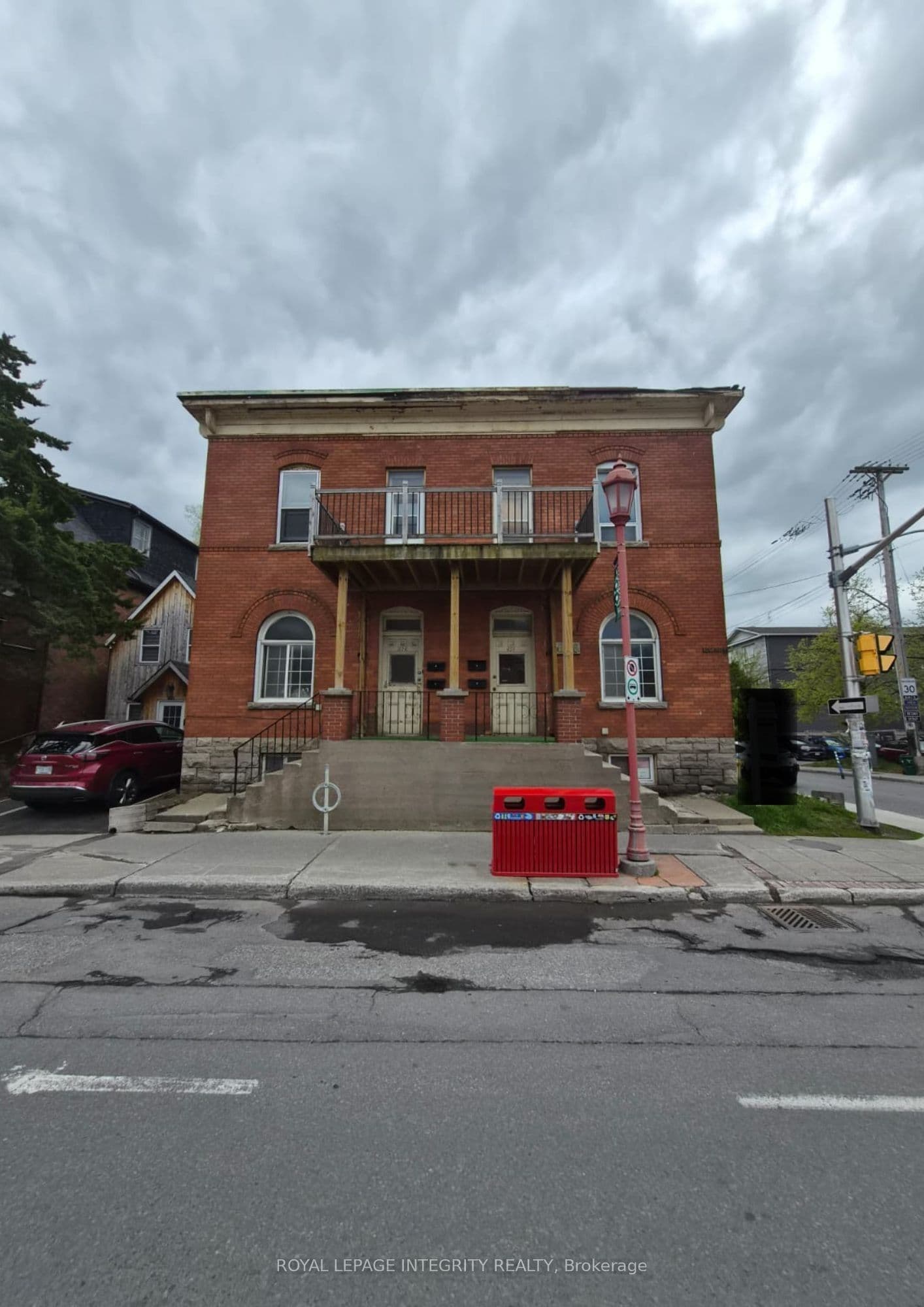 Somerset Street W, Ottawa Centre, ON K1R 5K2