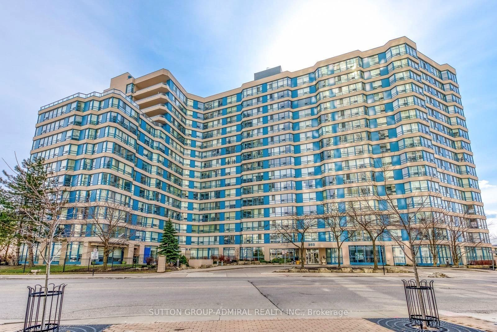 Webb Drive 104, Mississauga, ON L5B 3Z4