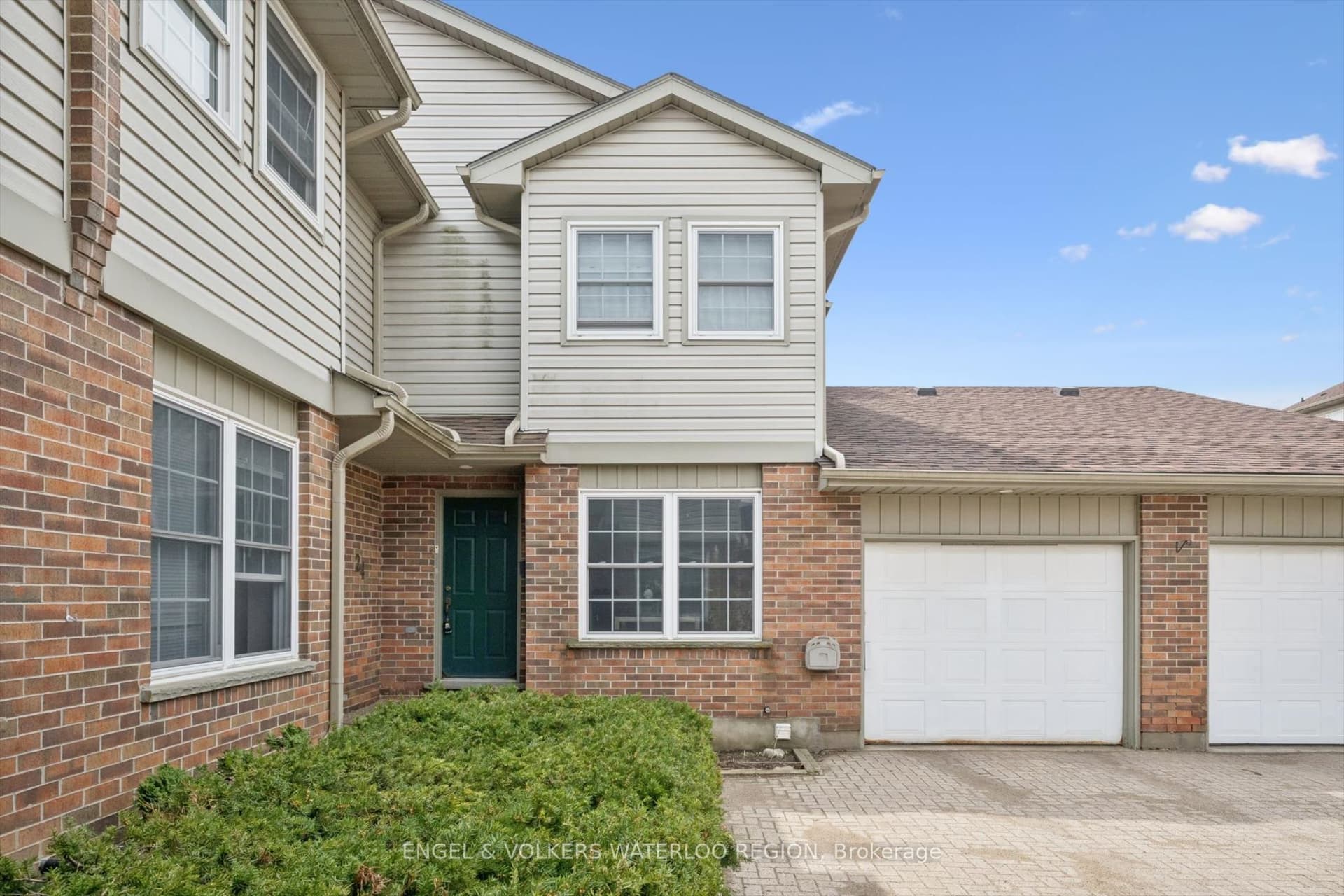 Keats Way 24, Waterloo, ON N2L 6J5