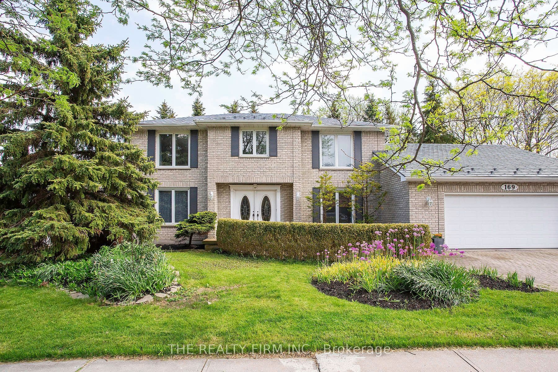 Whiteacres Drive, London North, ON N6G 4N2