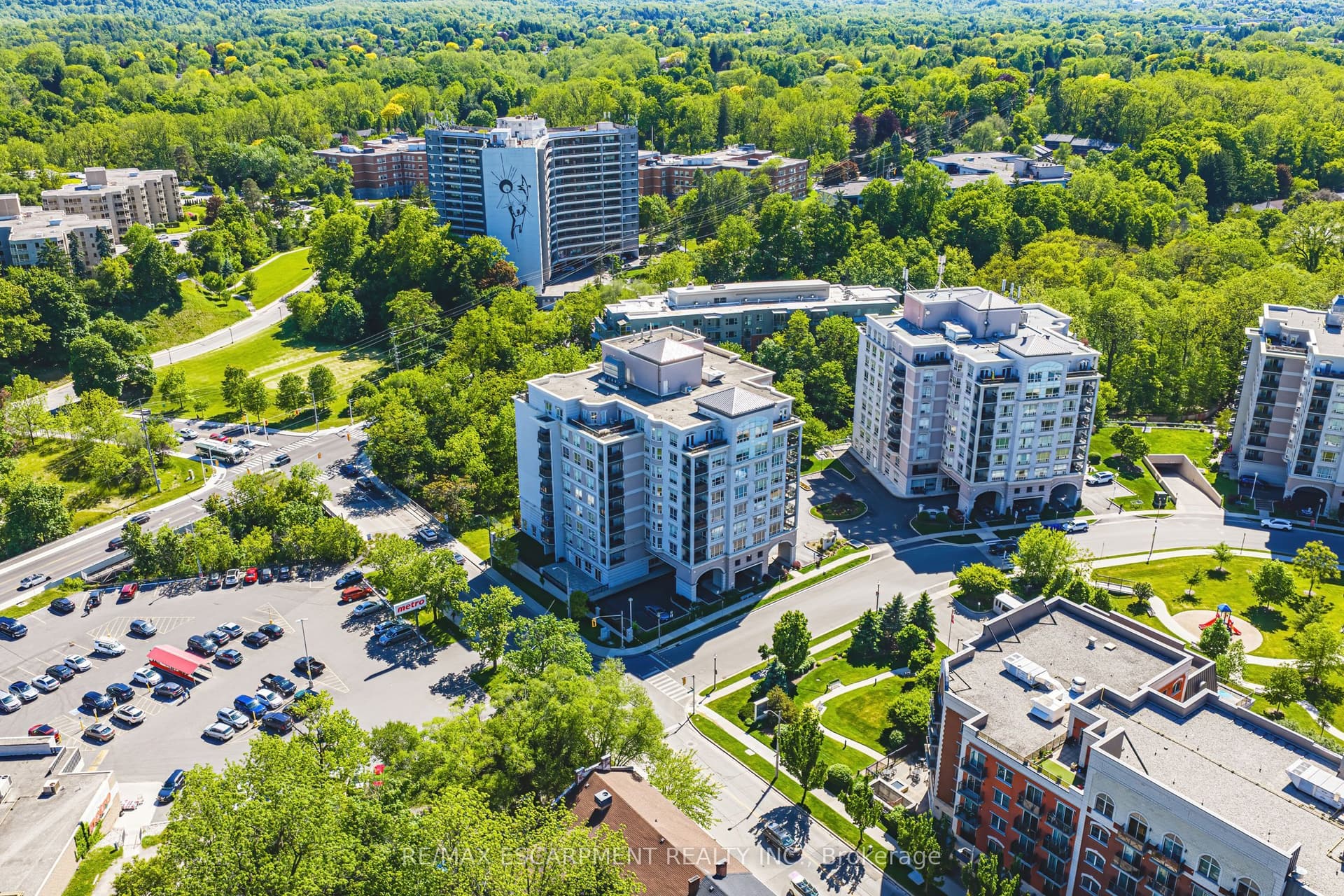 Creekside Drive 204, Hamilton, ON L9H 7S6