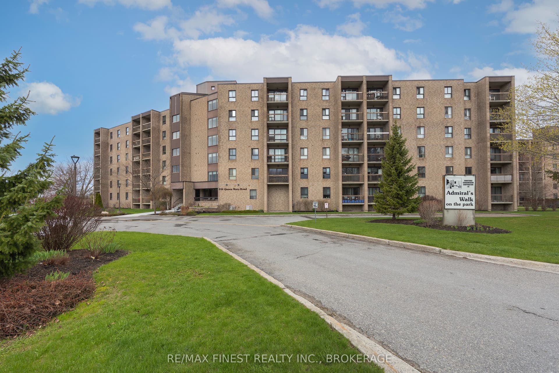 Queen Mary Road 407, Kingston, ON K7M 7E7