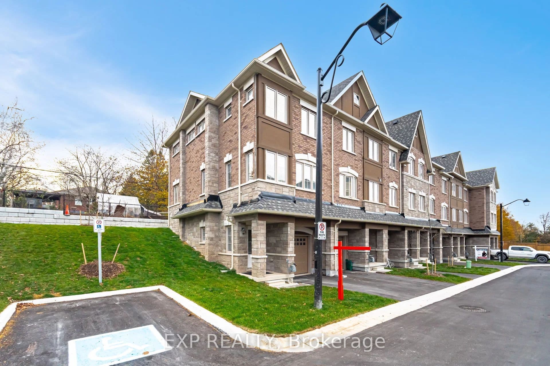 First Street 24, Orangeville, ON L9W 2E4