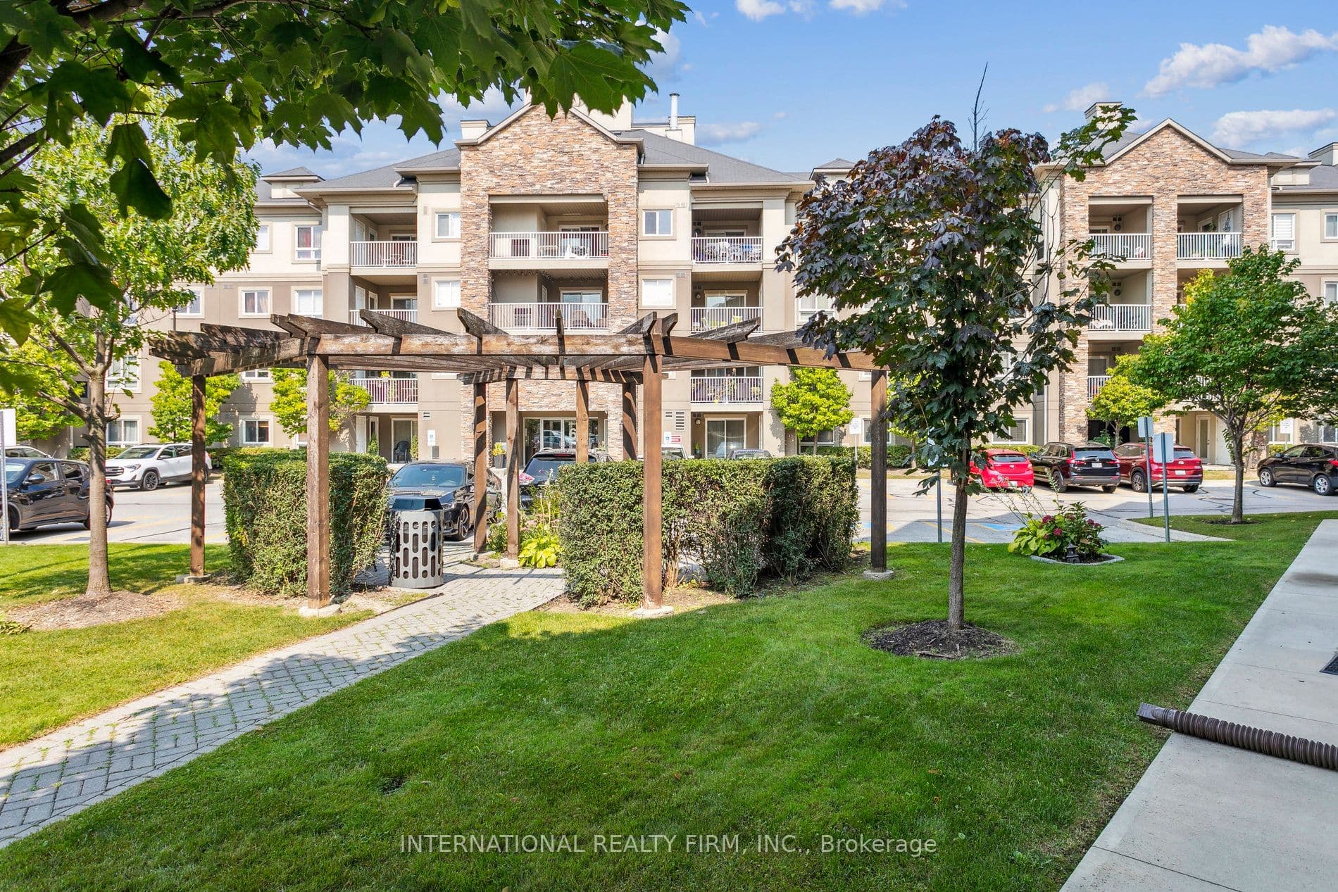 Dayspring Circle 2113, Brampton, ON L6P 2Z6
