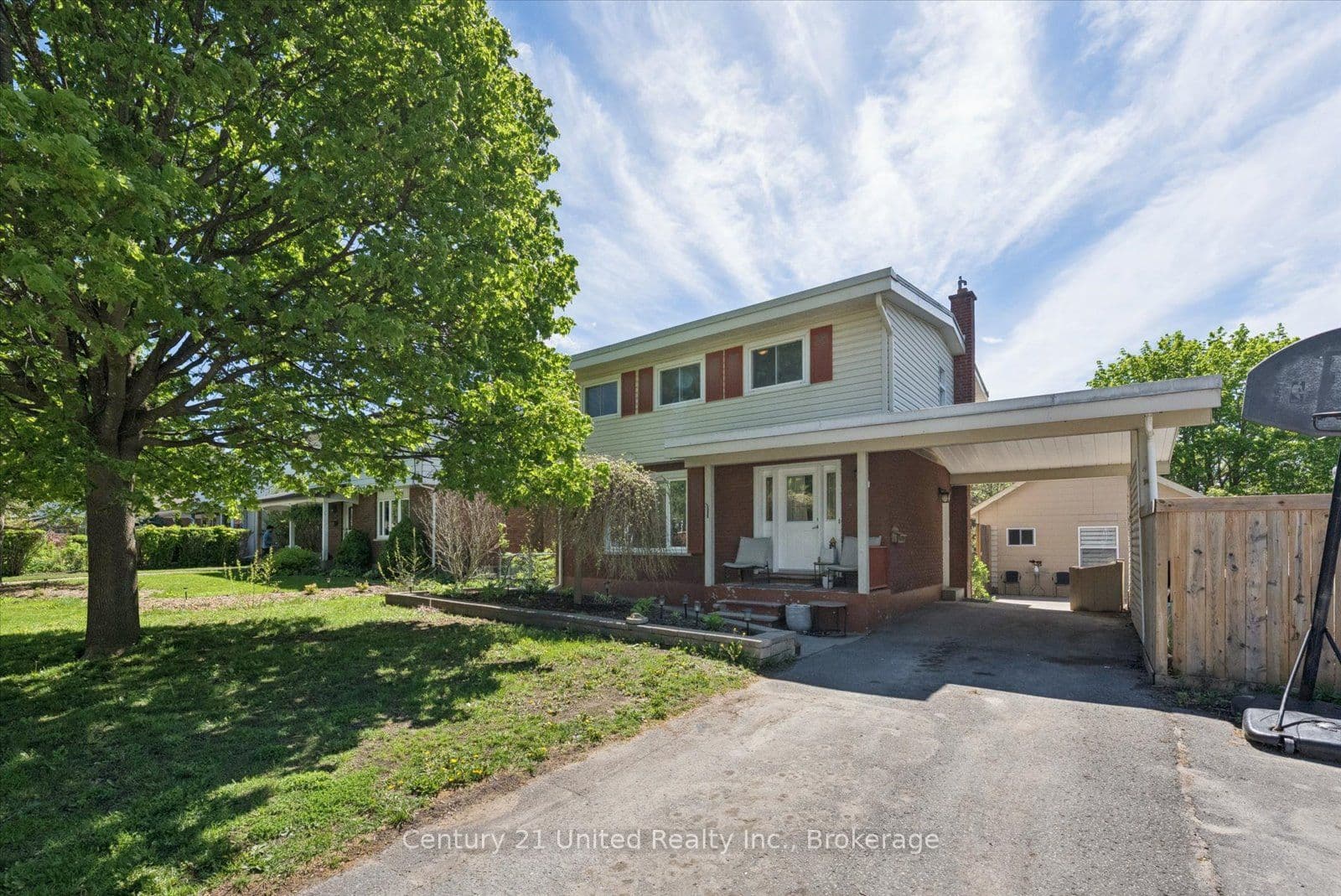 Greenlawn Avenue, Peterborough, ON K9H 5K7