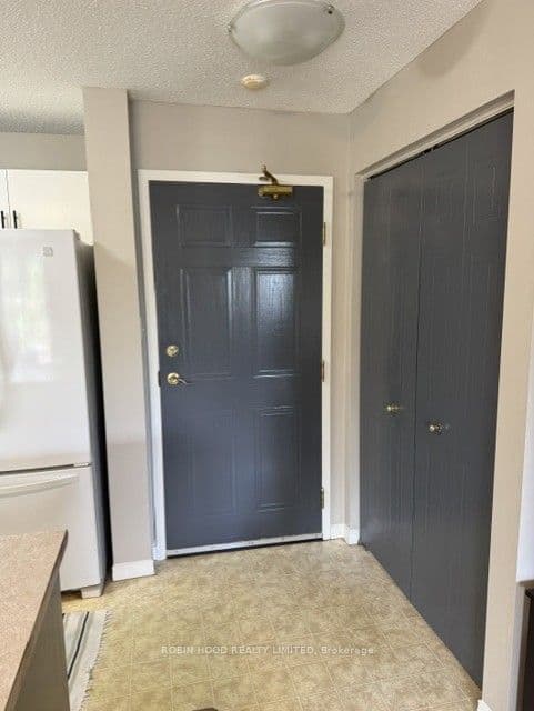 Wildwood Drive 203, Windsor, ON N8R 2K8