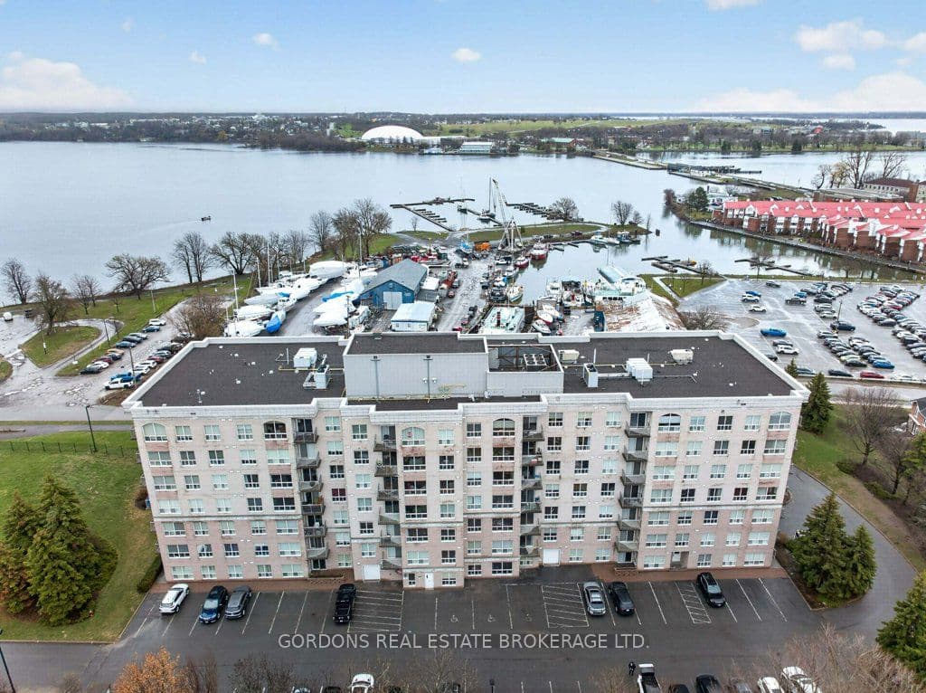 Wellington Street 401, Kingston, ON K7K 7J7