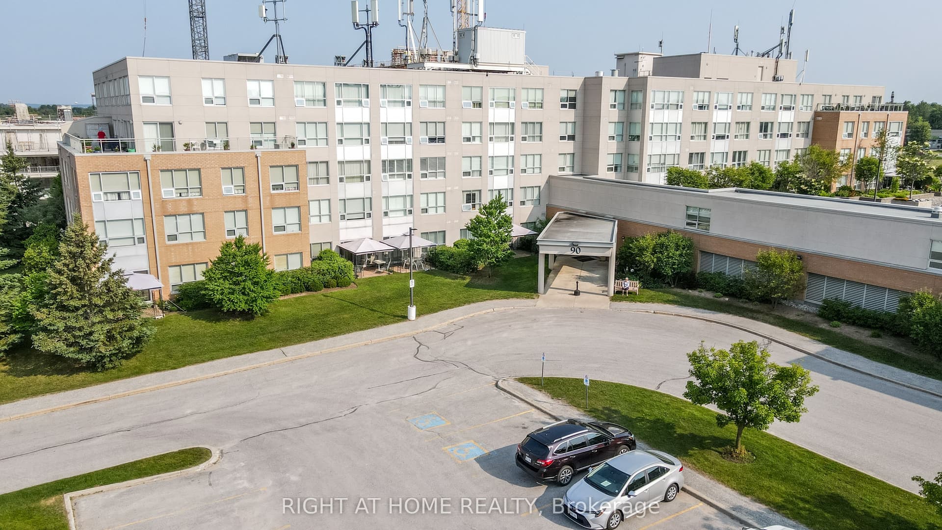 Dean Avenue 310, Barrie, ON L4N 0M3