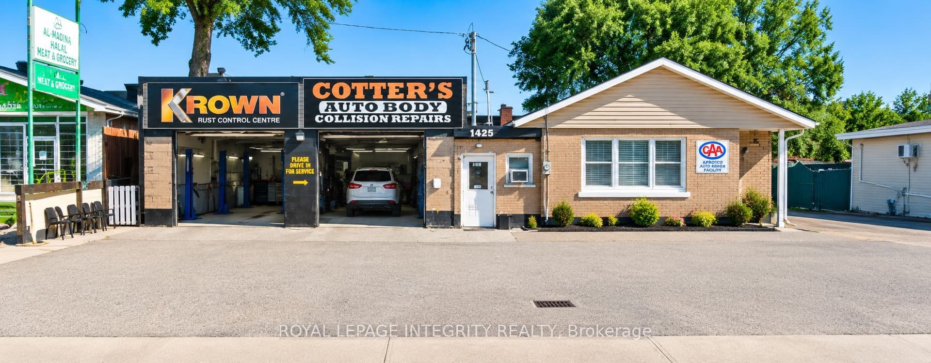 Woodroffe Avenue, Meadowlands - Crestview and Area, ON K2G 1V9