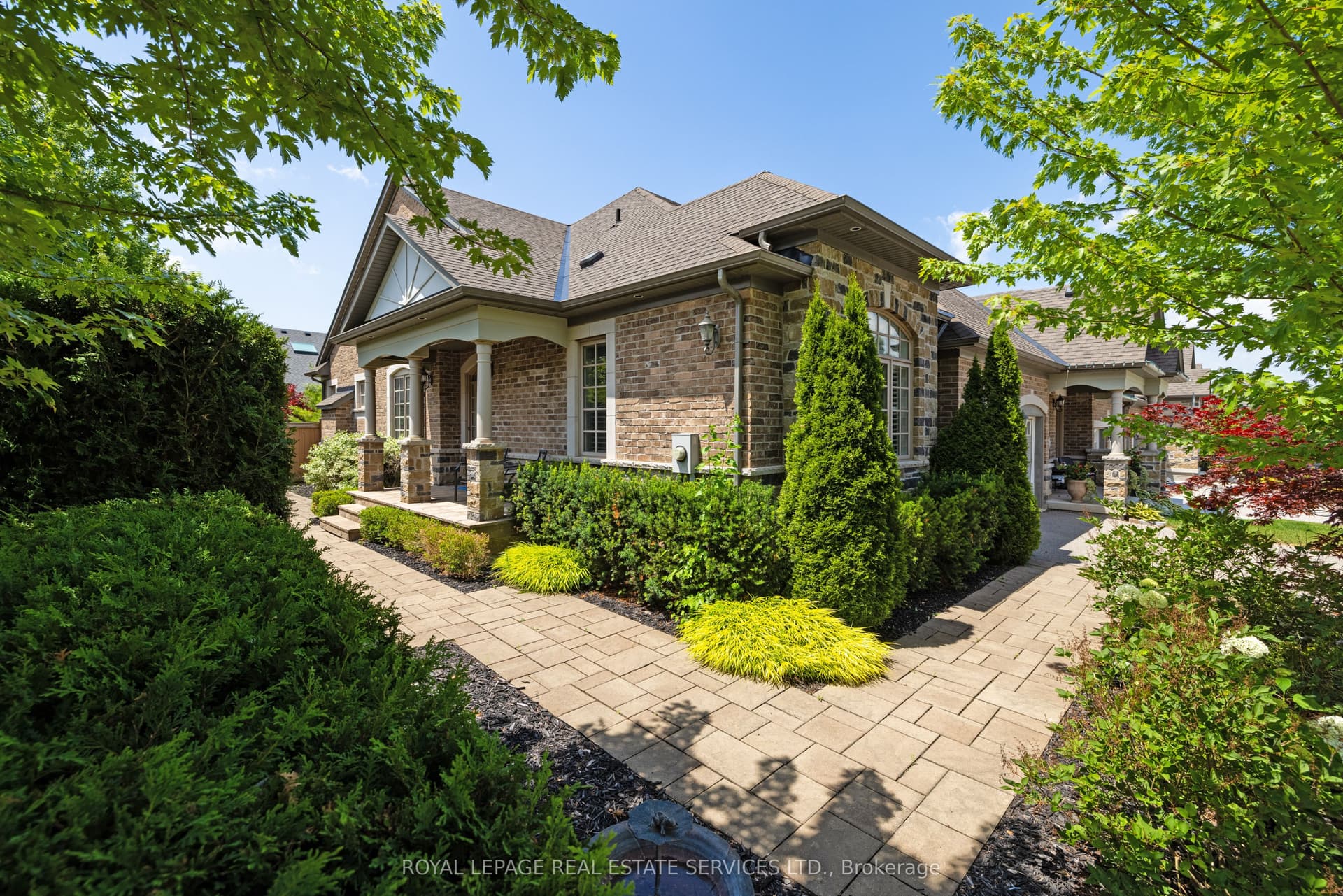 Liptay Avenue 26, Oakville, ON L6M 0M6