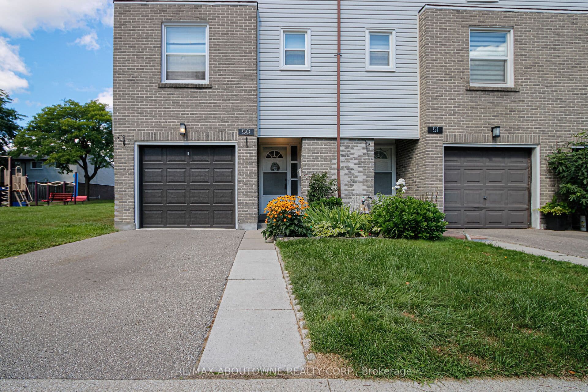 Bromsgrove Road 50, Mississauga, ON L5J 4J7