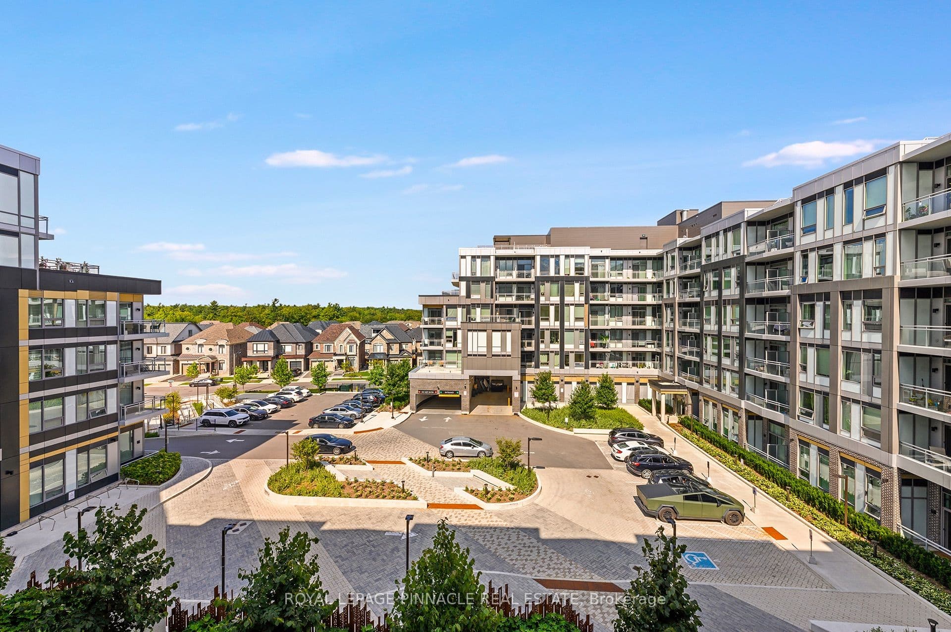 Saw Whet Boulevard 450, Oakville, ON L6M 5N2