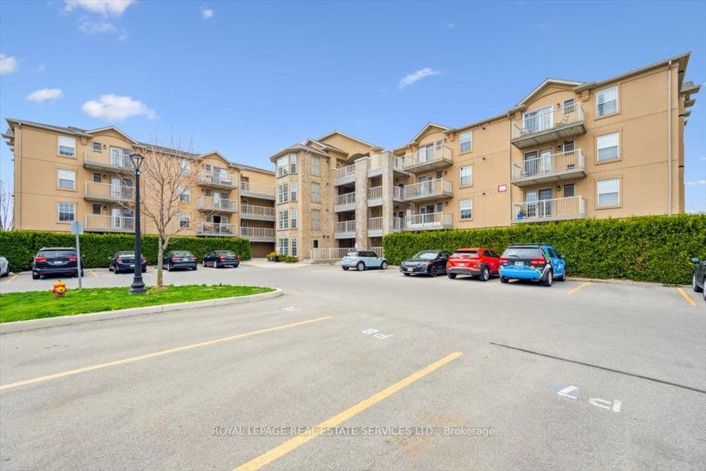 Bishops Gate 303, Oakville, ON L6M 4N3