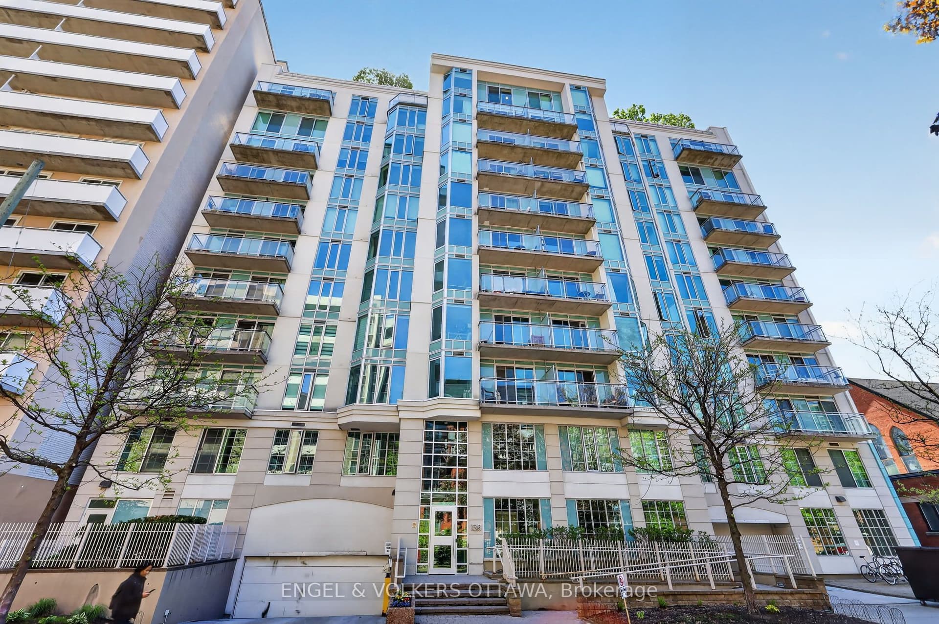 Somerset Street W 604, Ottawa Centre, ON K2P 0A3