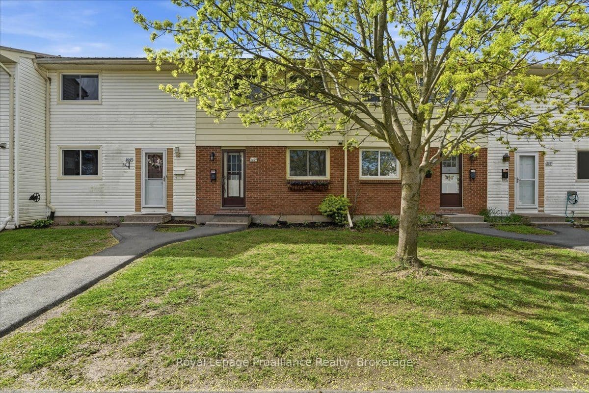 North Park Street G, Belleville, ON K8P 4T9