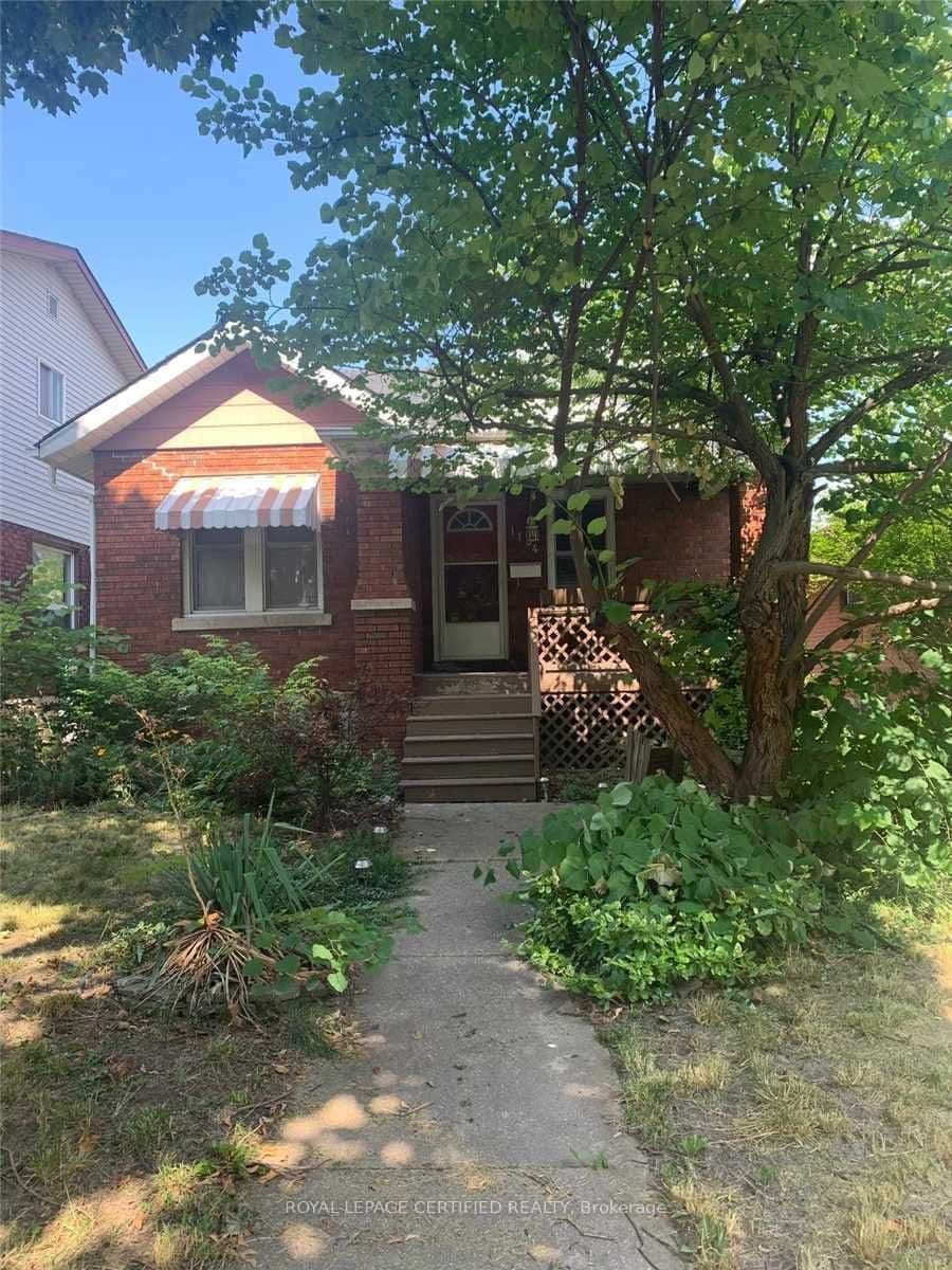 Janette Avenue, Windsor, ON N9A 5A7