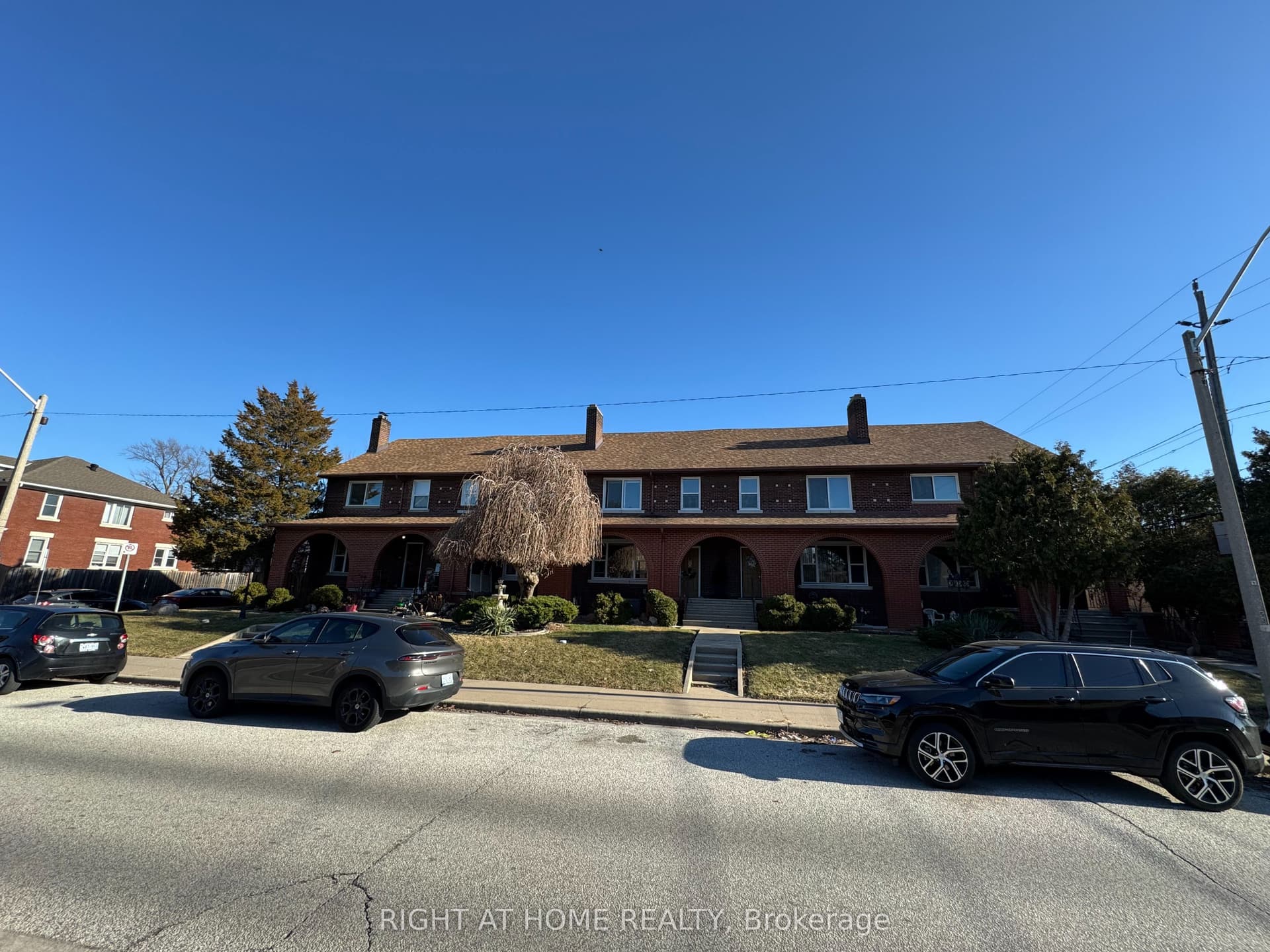 Giles Boulevard, Windsor, ON N9A 4E3