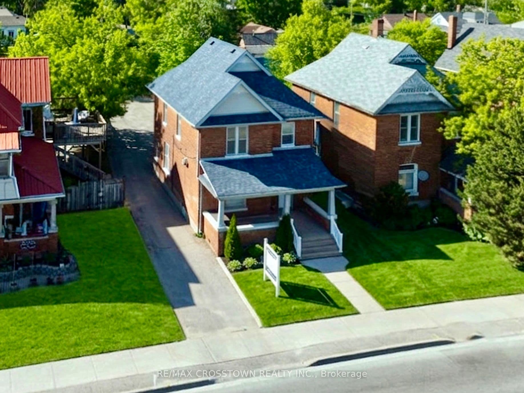 Dunlop Street W, Barrie, ON L4N 1B3