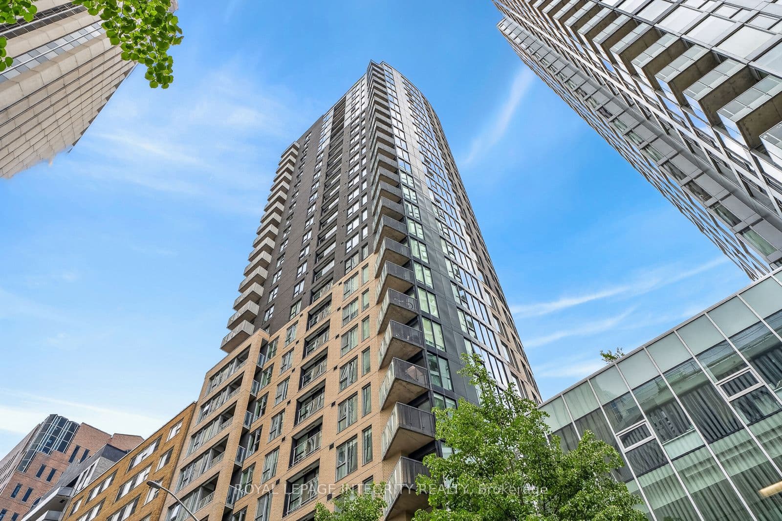 Nepean Street 2102, Ottawa Centre, ON K2P 0X5
