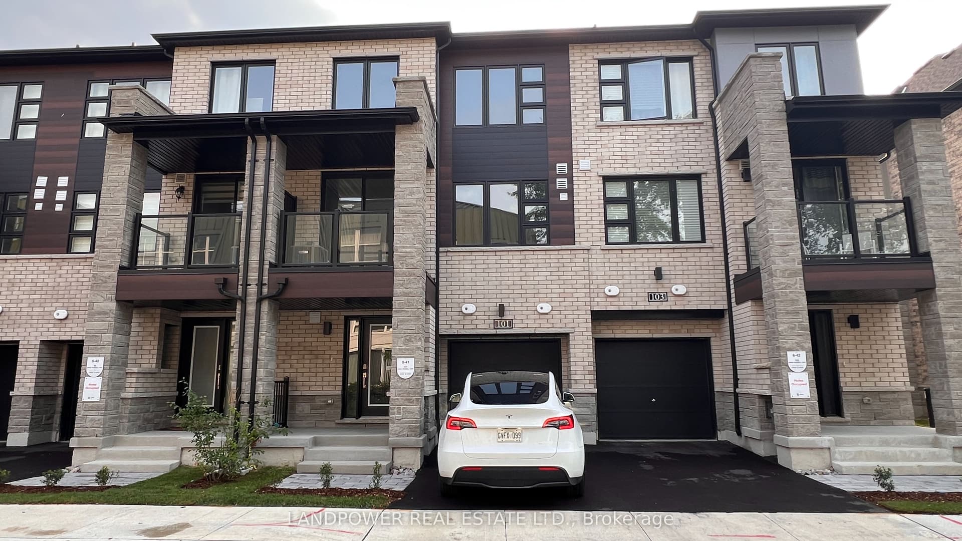 Anna Russell Way, Markham, ON L3R 3X3