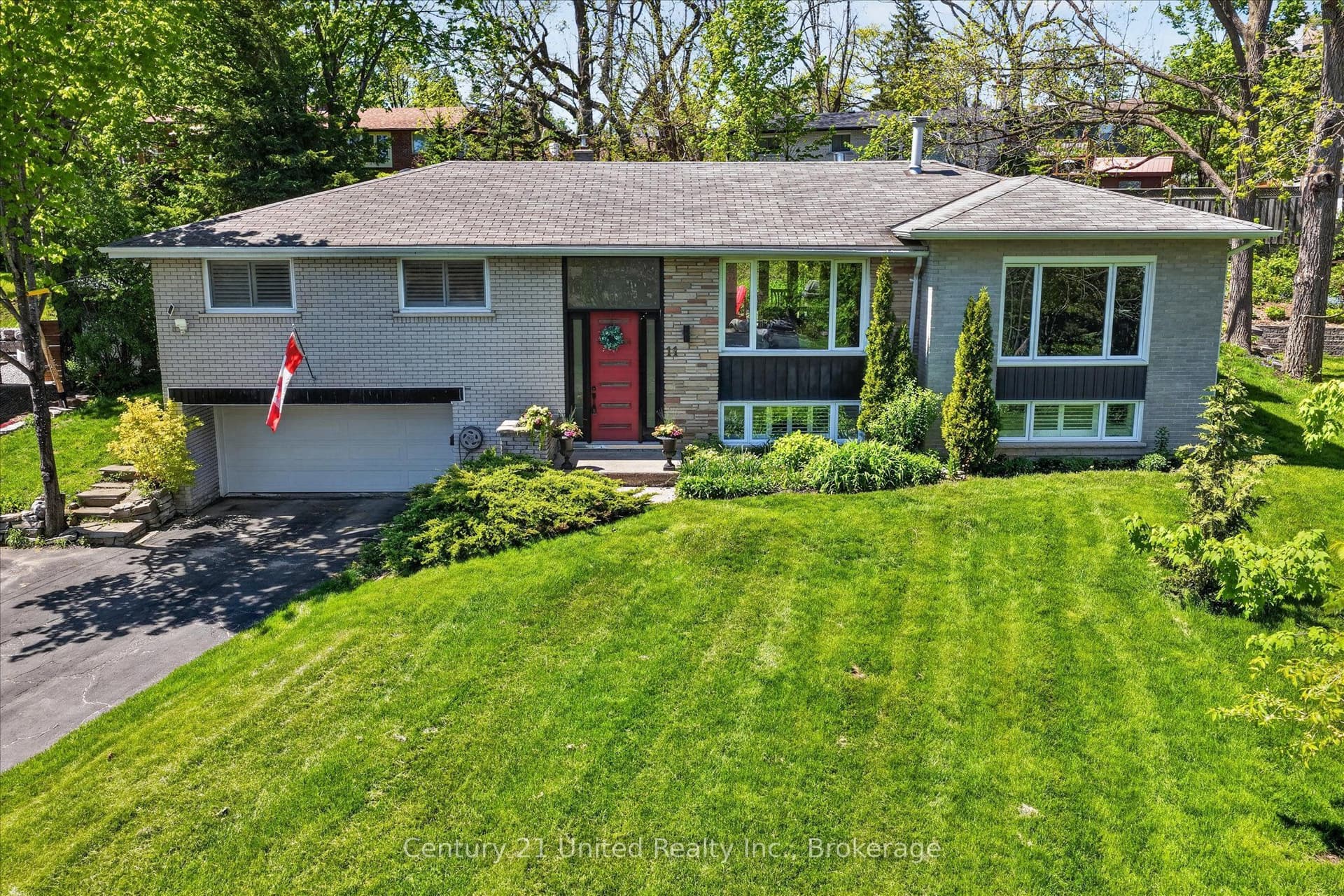 Crestwood Avenue, Peterborough, ON K9J 1M9