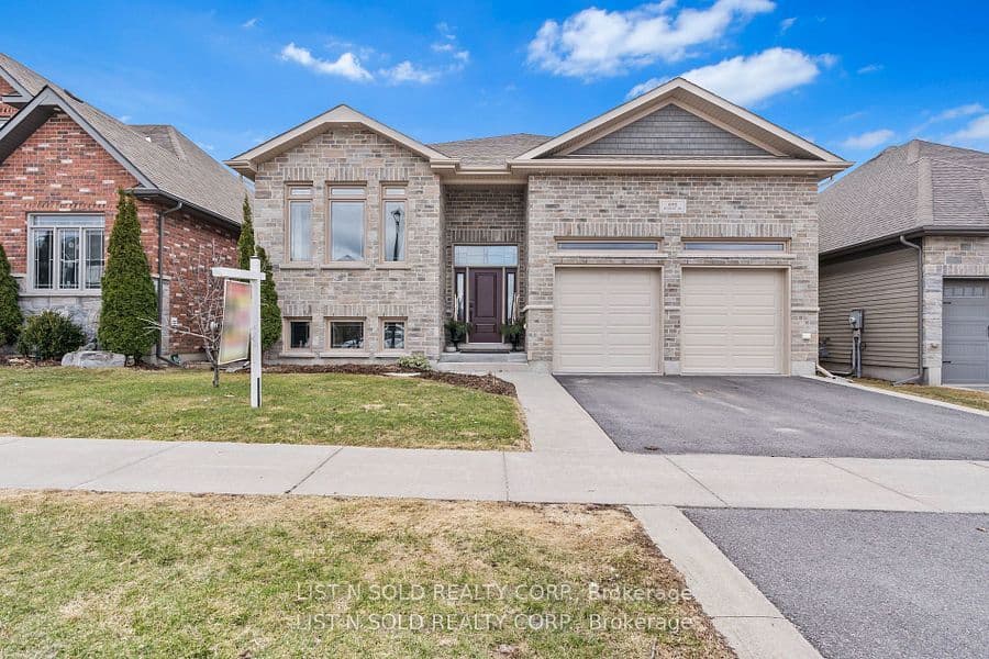 Roshan Drive, Kingston, ON K7P 0B1