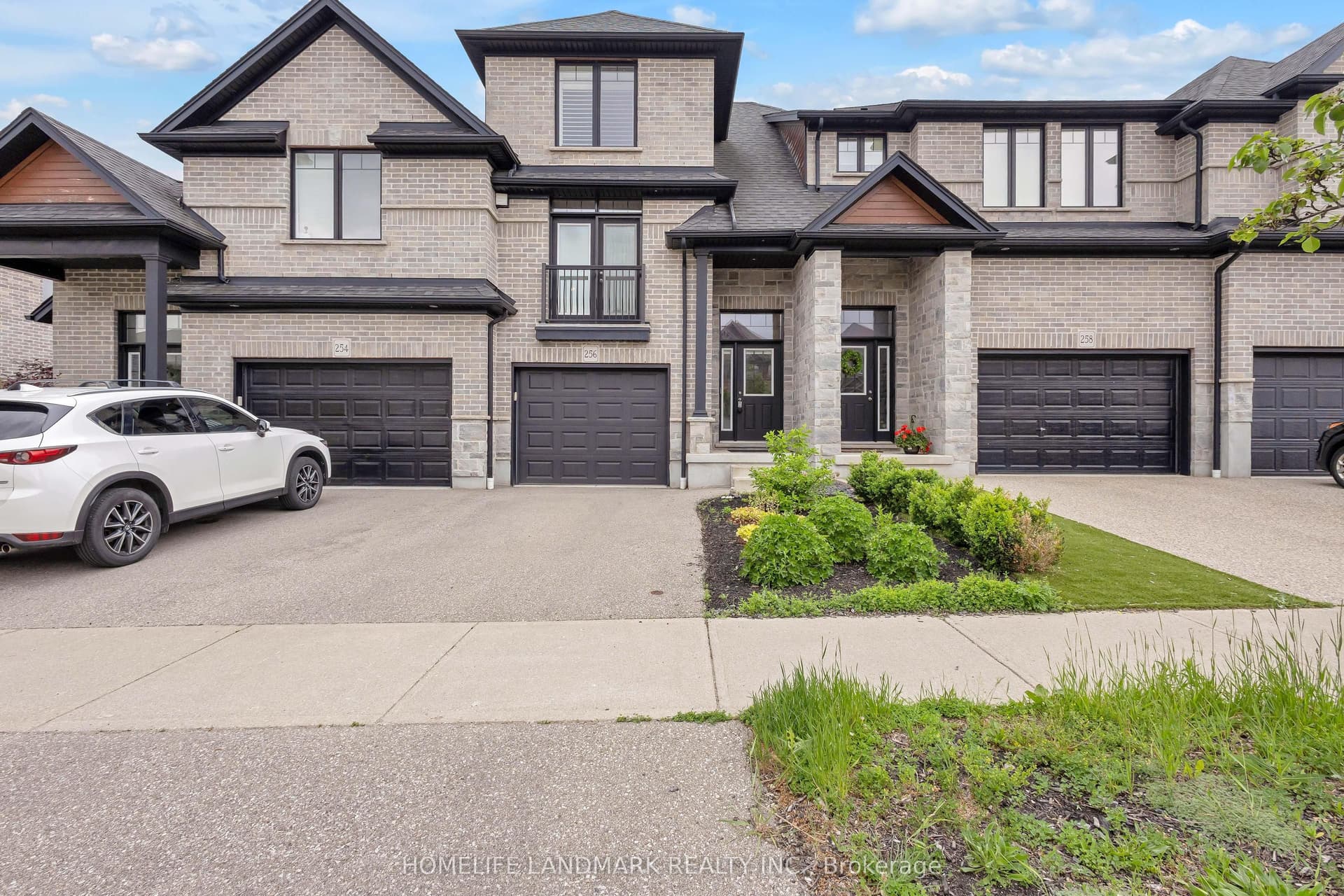 FALCONRIDGE Drive, Kitchener, ON N2K 0C5