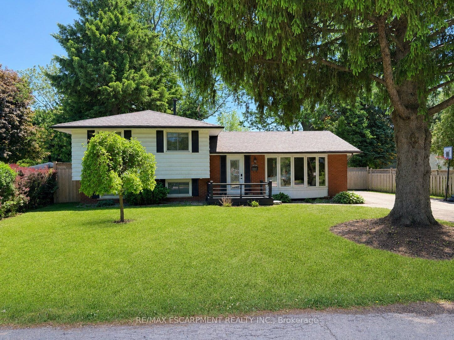 Council Crescent, Hamilton, ON L9G 1V1