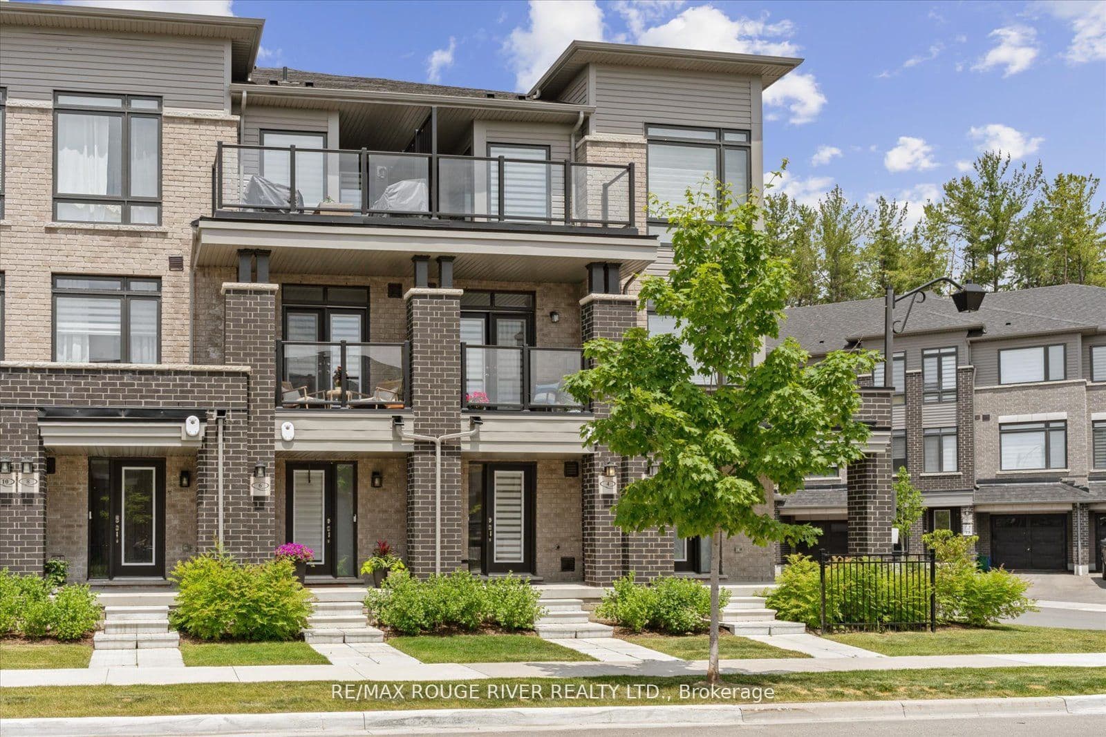 Esquire Way, Whitby, ON L1R 0S7