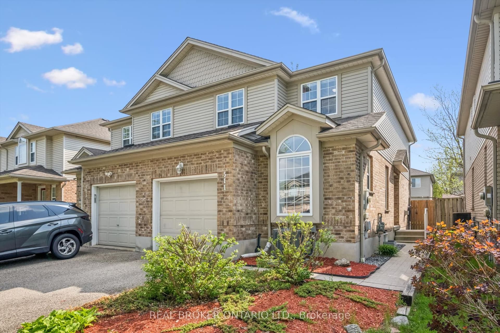 Dansbury Drive, Waterloo, ON N2K 4K8